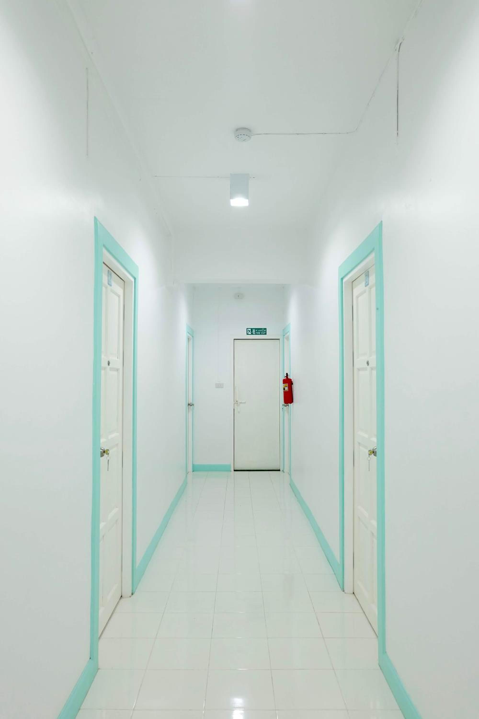 Deluxe Room - Photo 2