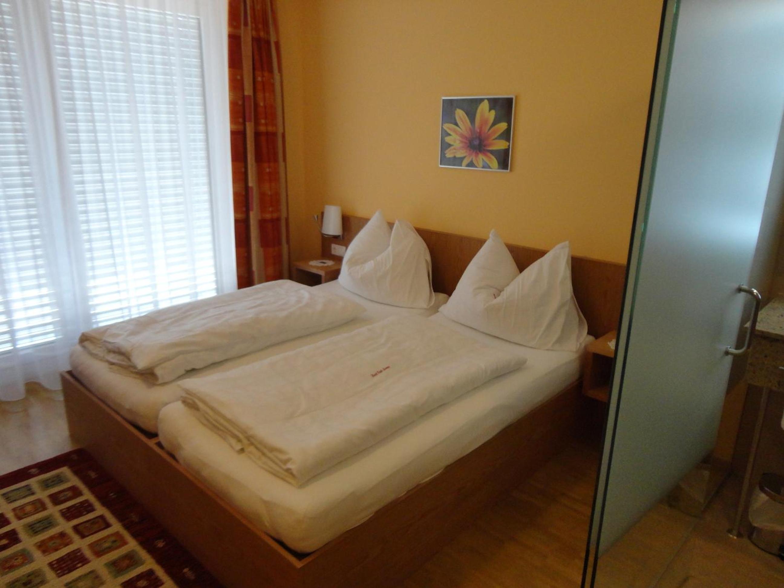 Deluxe Double Room with balcony and Garden View - Photo 1