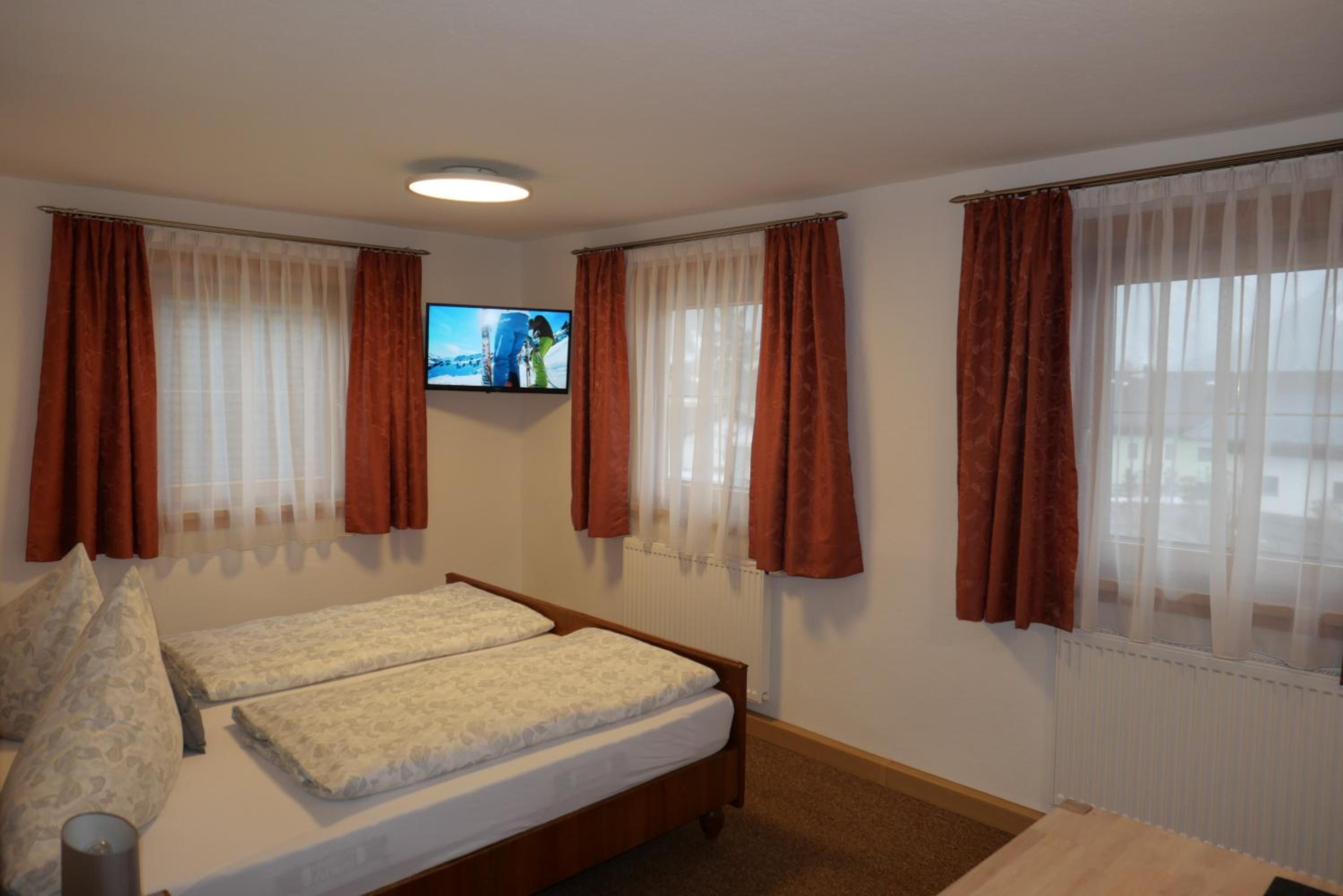 Double Room with Private Bathroom photo 3