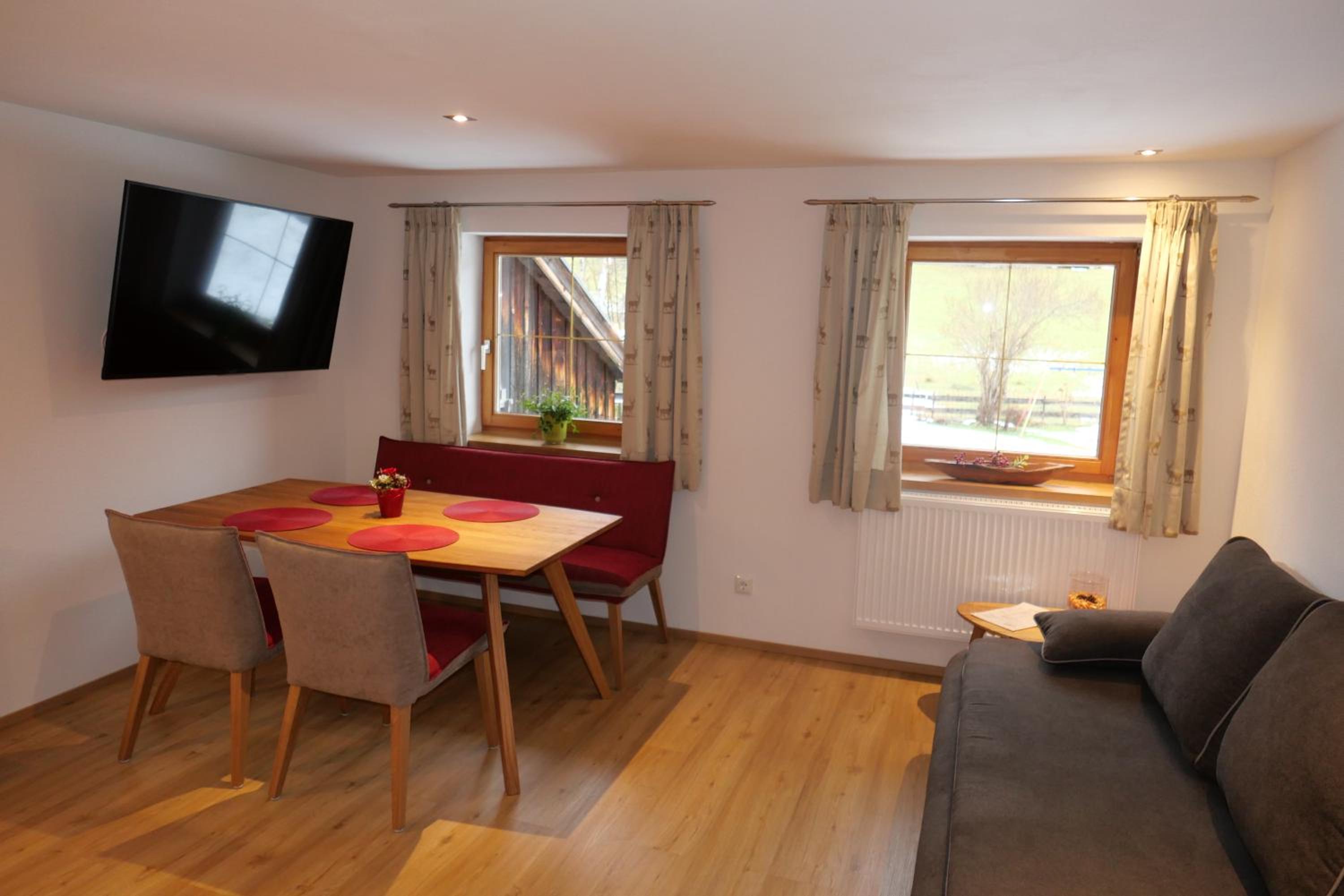 One-Bedroom Apartment photo 2
