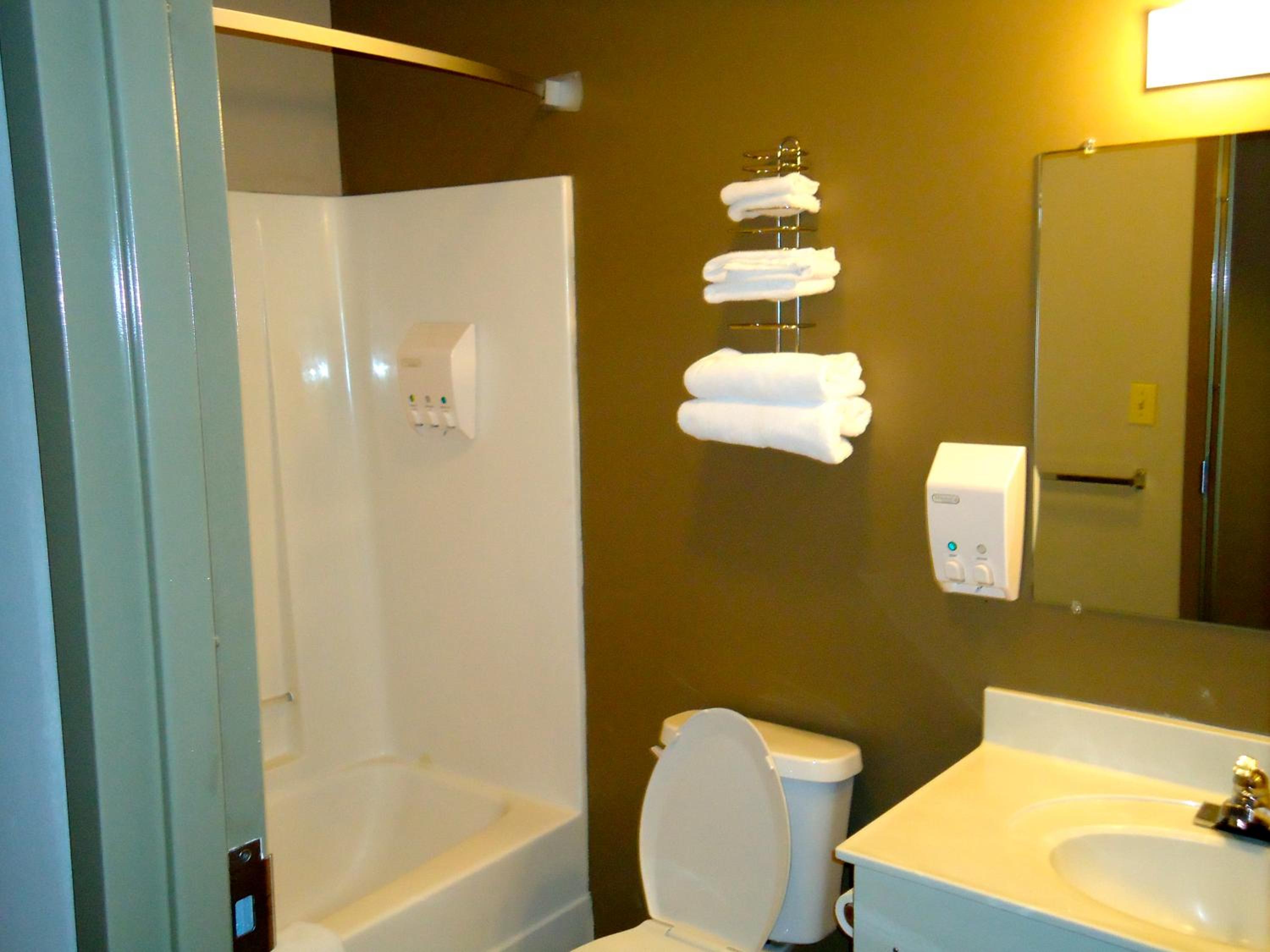 King Room - Non-Smoking - Photo 4