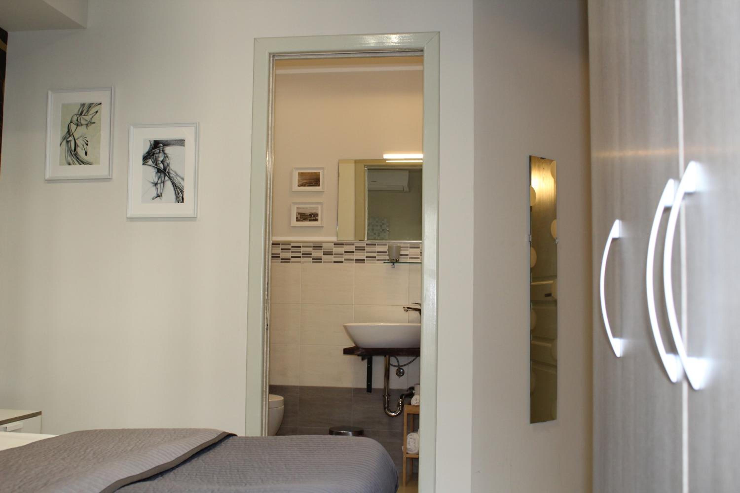 Deluxe Double or Twin Room with Balcony photo 2