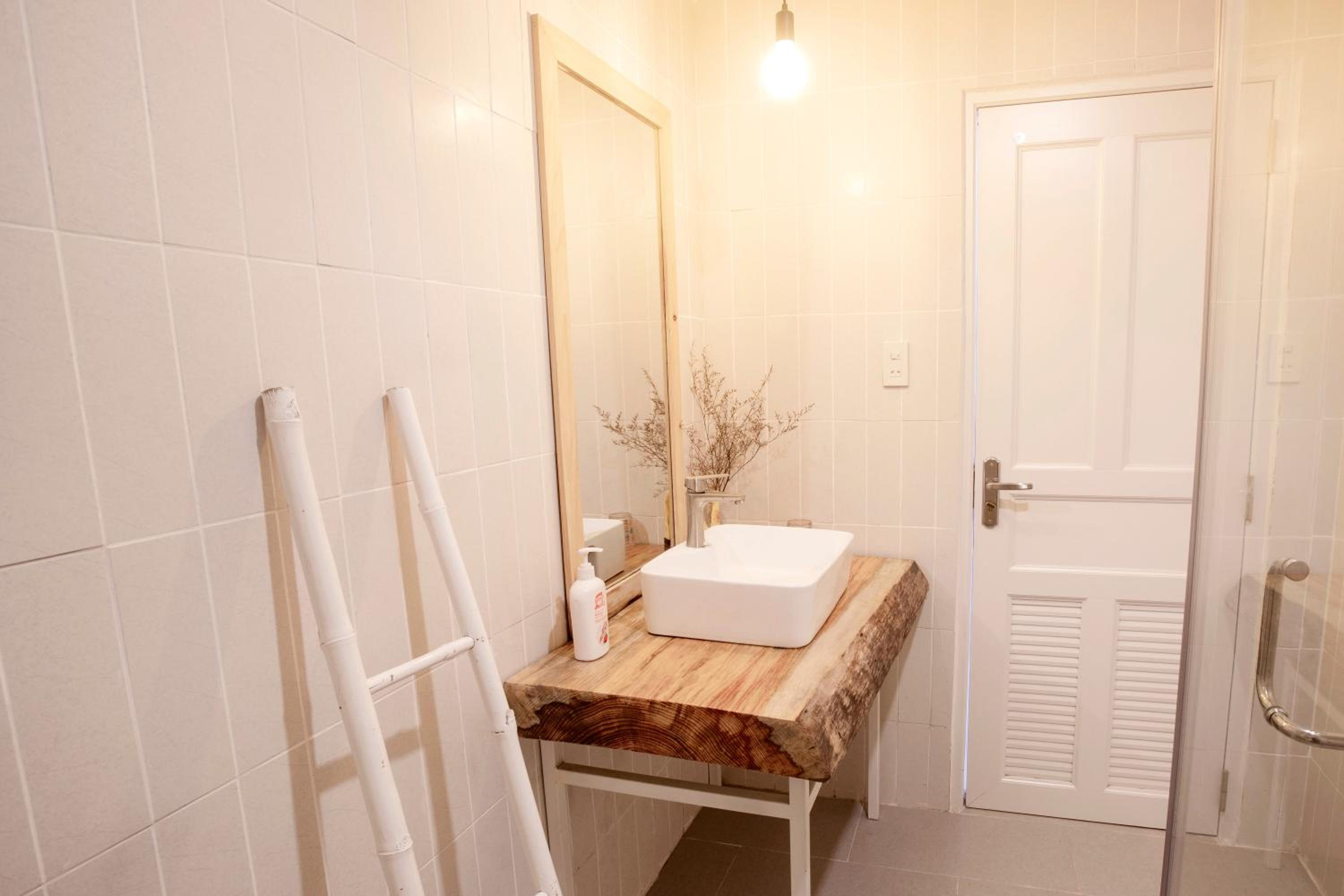 Deluxe Double Room with Balcony photo 2