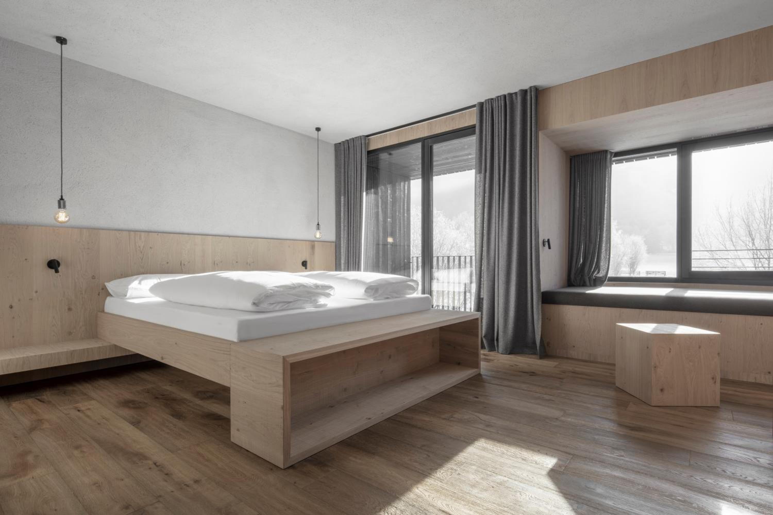 Deluxe Double Room with Balcony - Photo 2