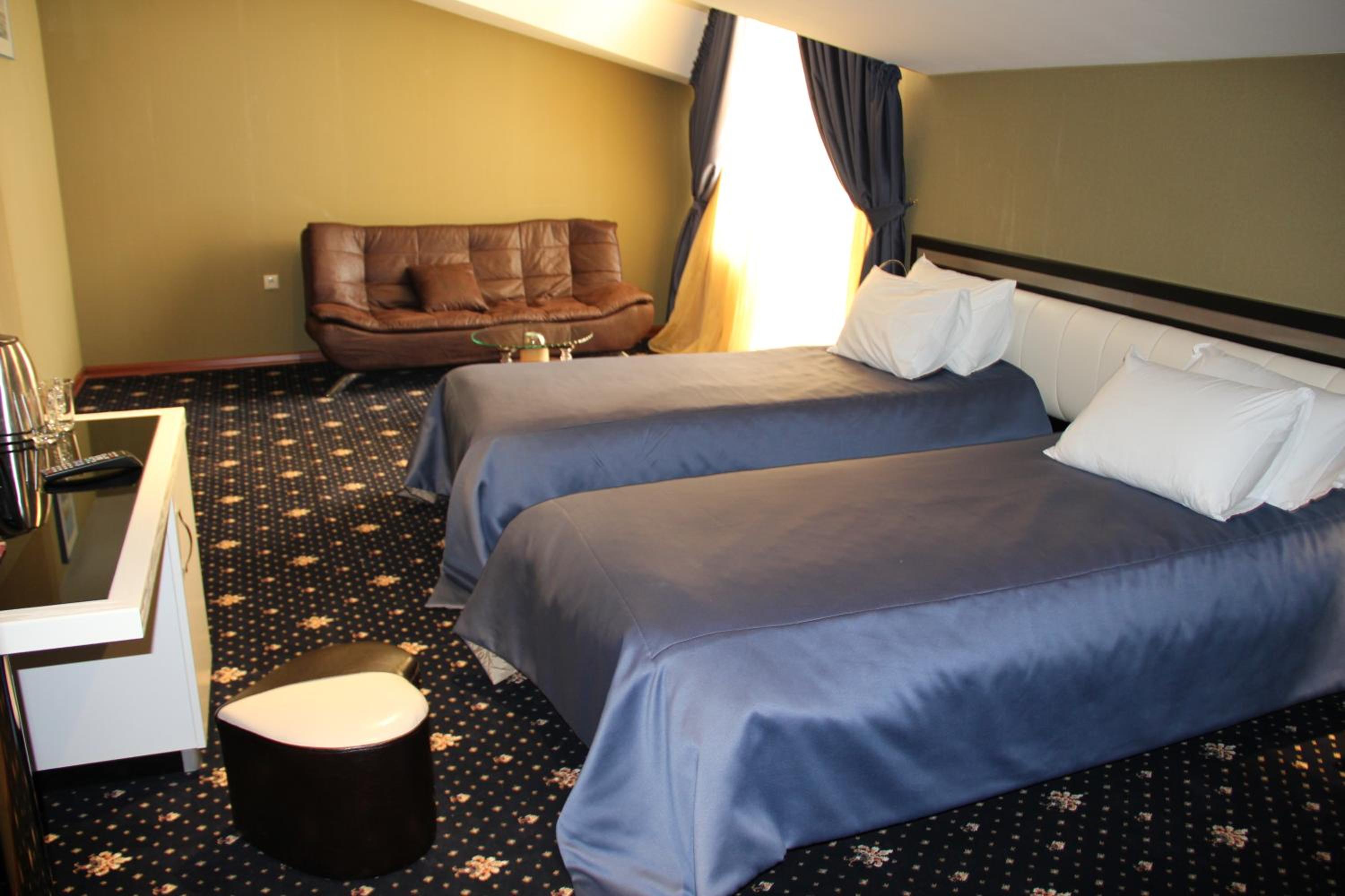 Triple Room - Photo 1