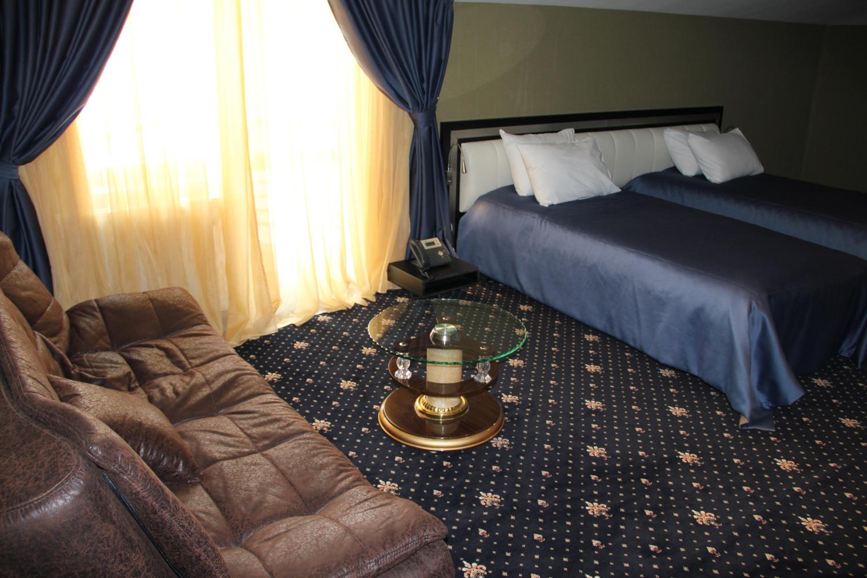Triple Room - Photo 9
