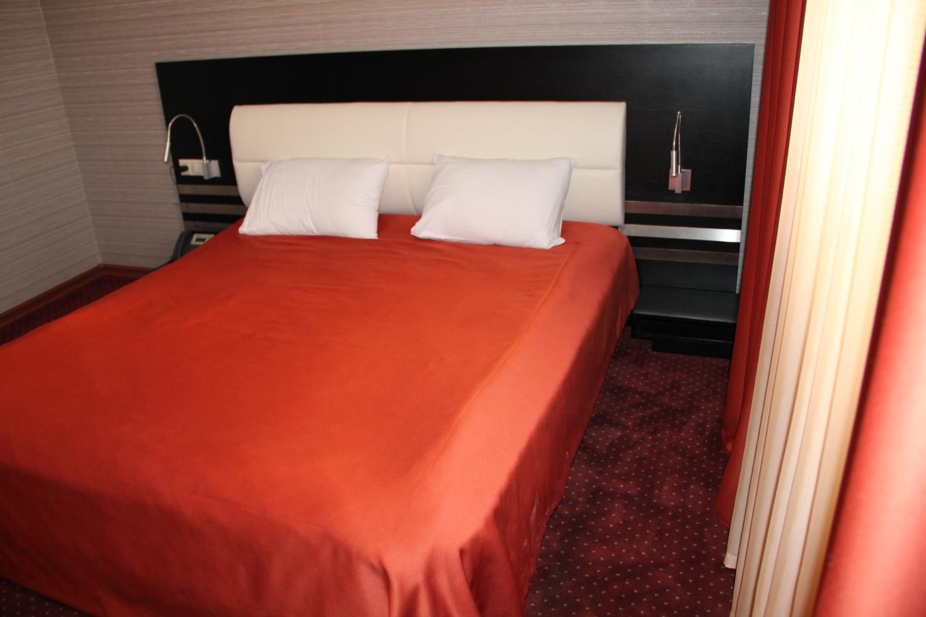 Economy Double Room - Photo 3