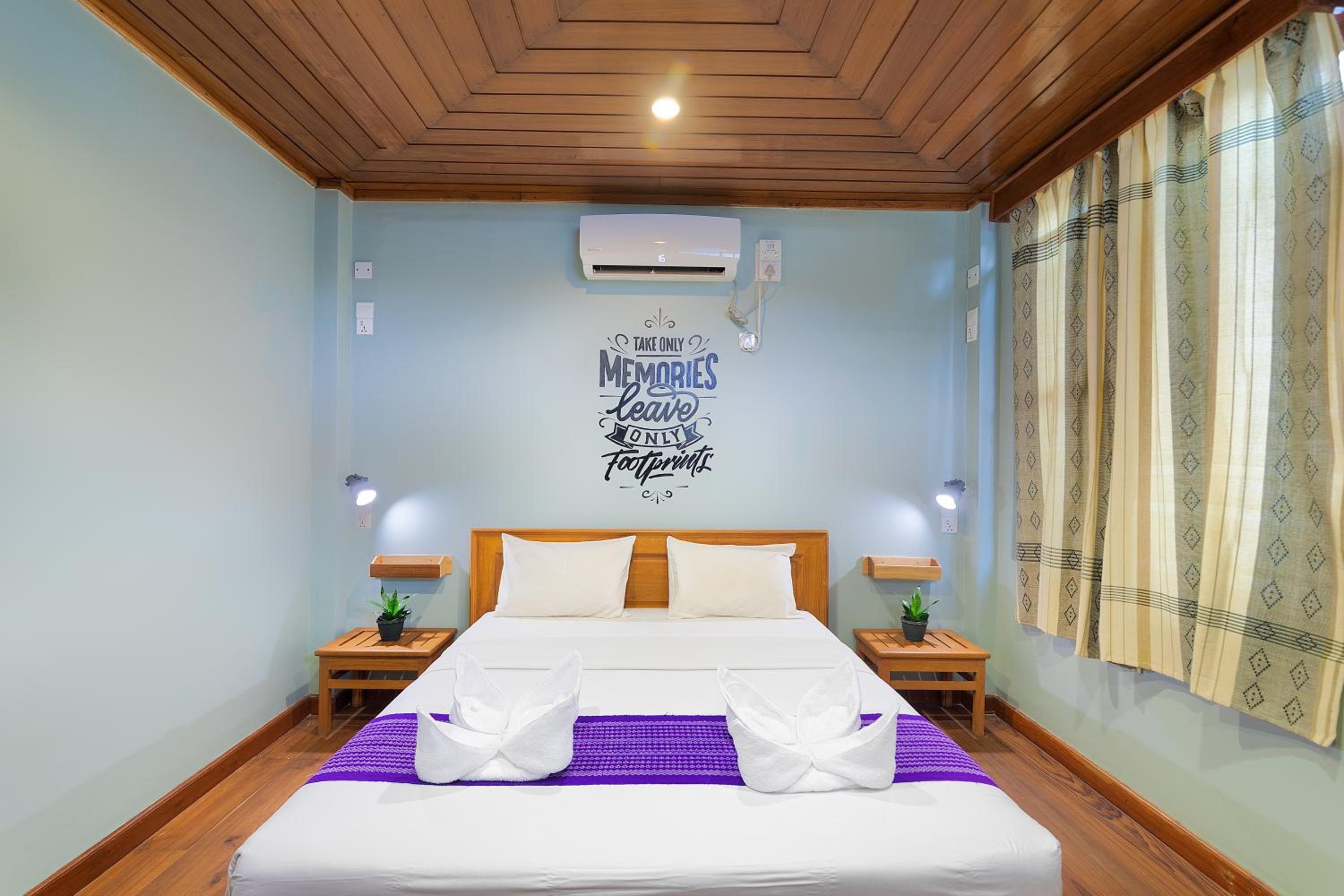 Double Room with Private Bathroom - Photo 2