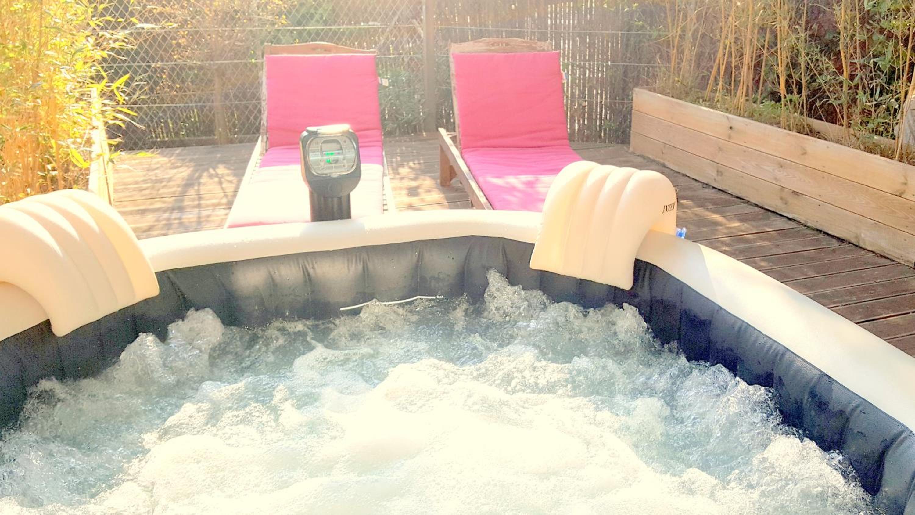Double Room with Terrace and Jacuzzi - Photo 8