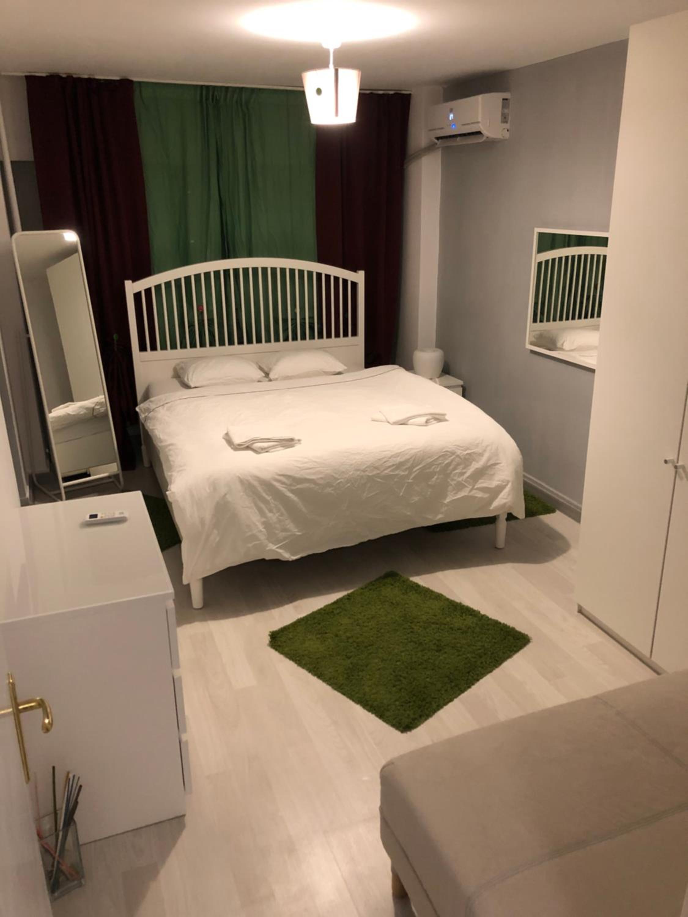 Apartment with Terrace - Photo 1