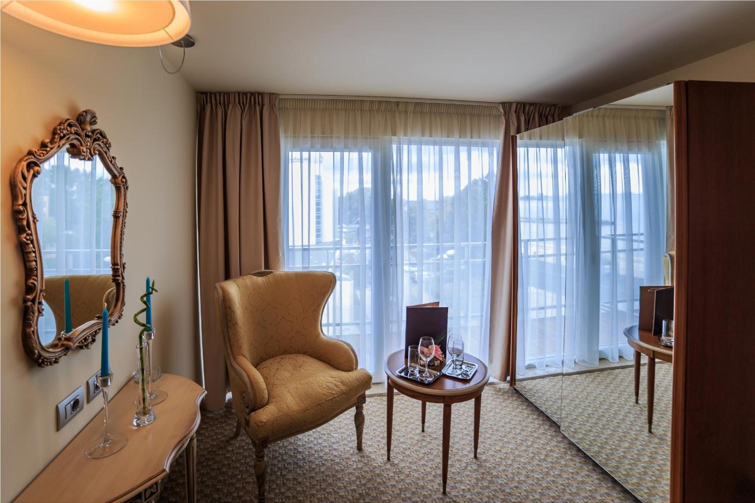 Double or Twin Room photo 3