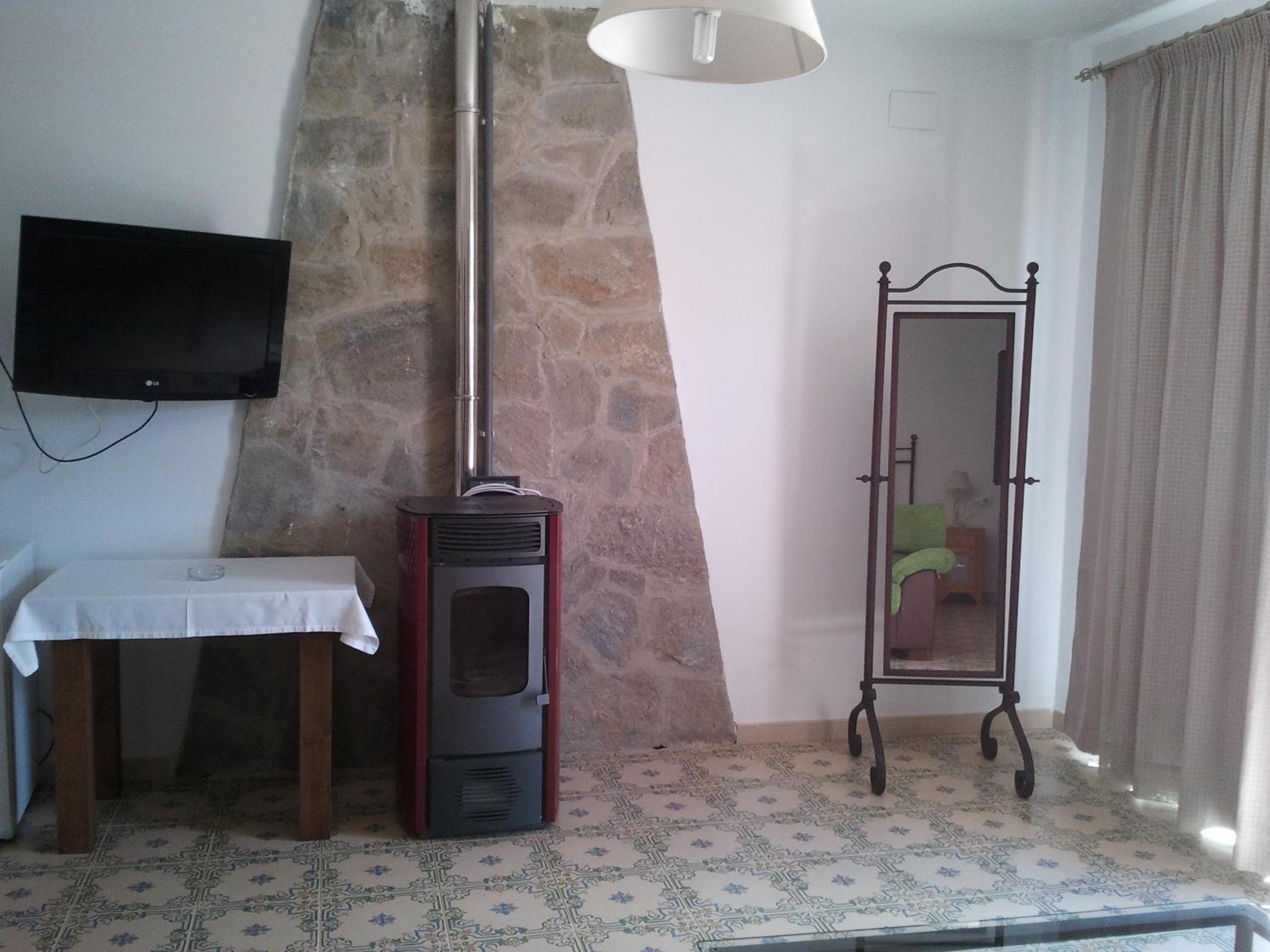 Estudio (2 adultos)