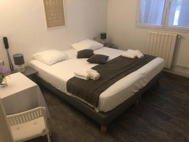 Standard Double Room photo 2