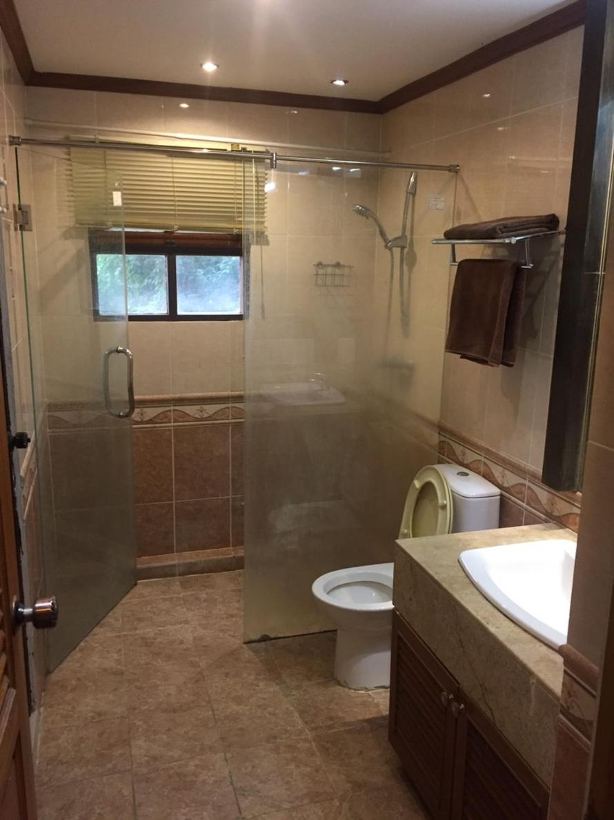 Queen Suite with Pool View - Photo 4