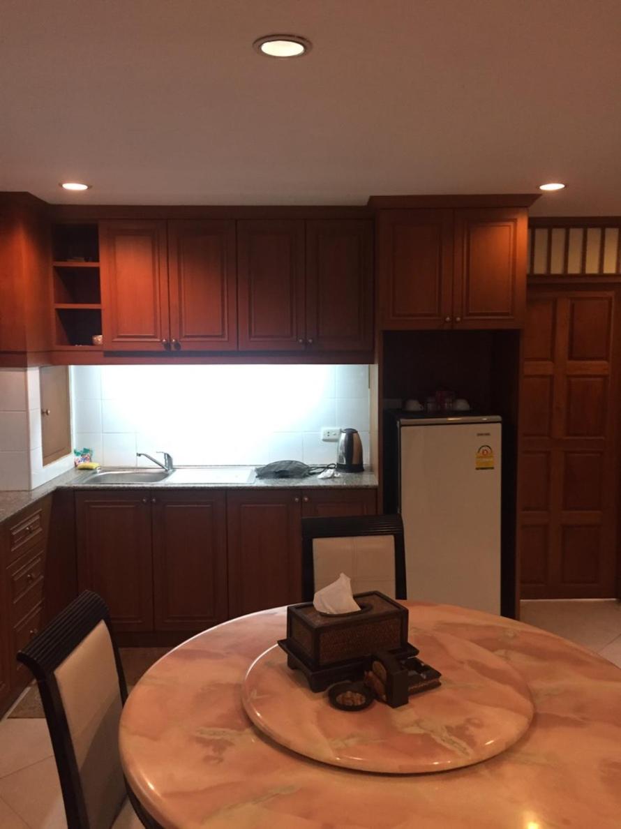 Queen Suite with Pool View - Photo 3