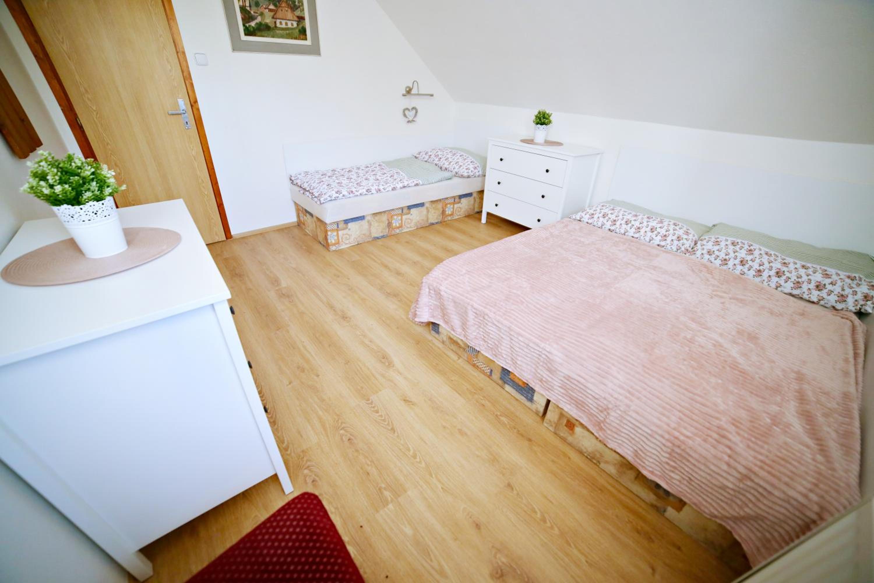 Standard Triple Room with Shared Bathroom photo 2