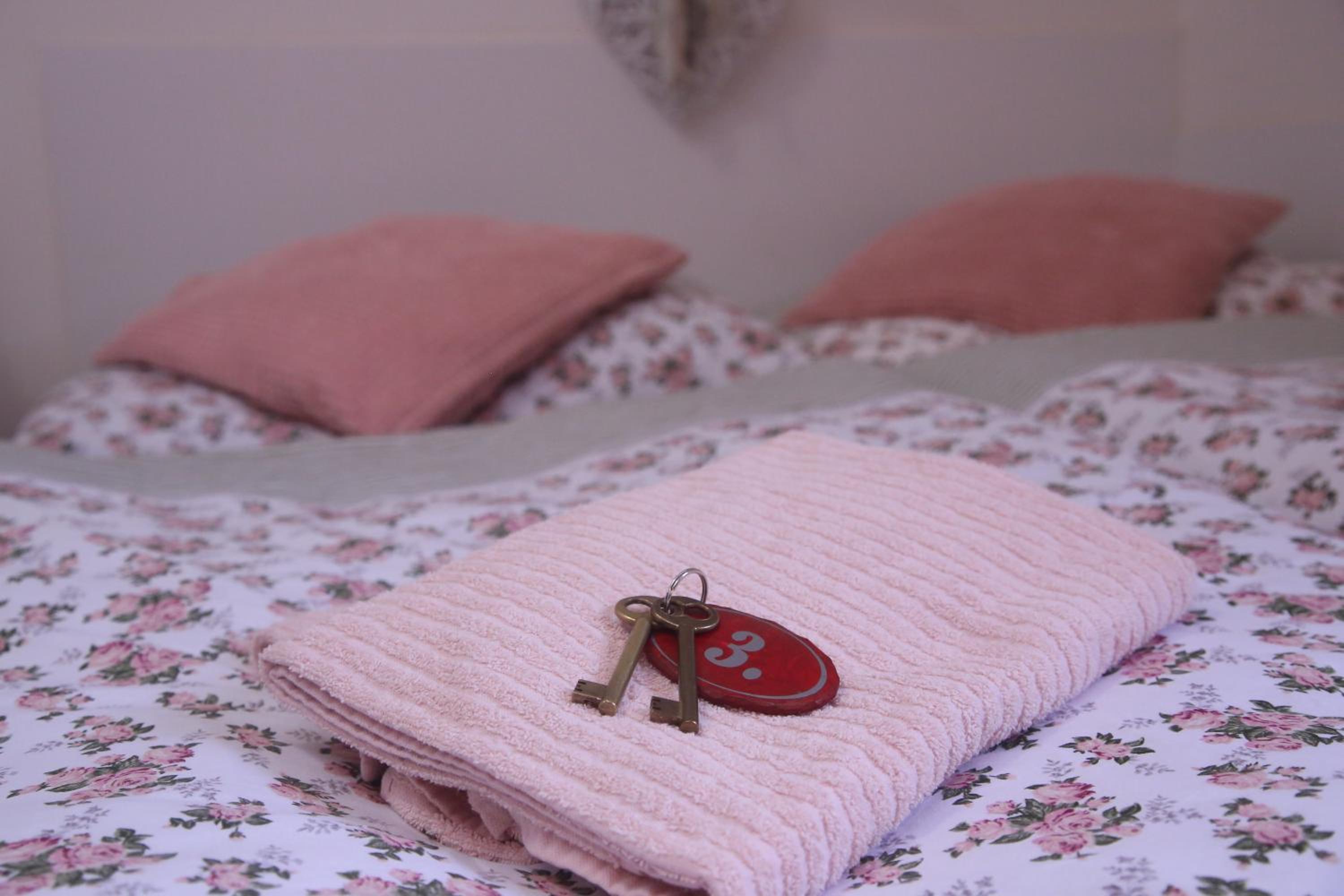 Standard Double Room with Shared Bathroom photo 2