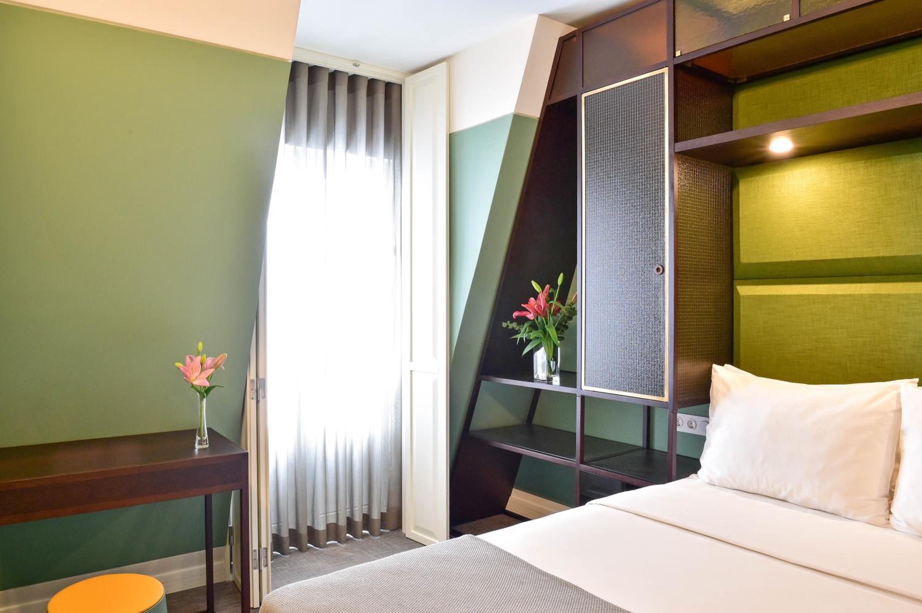 Available room thumbnail 5