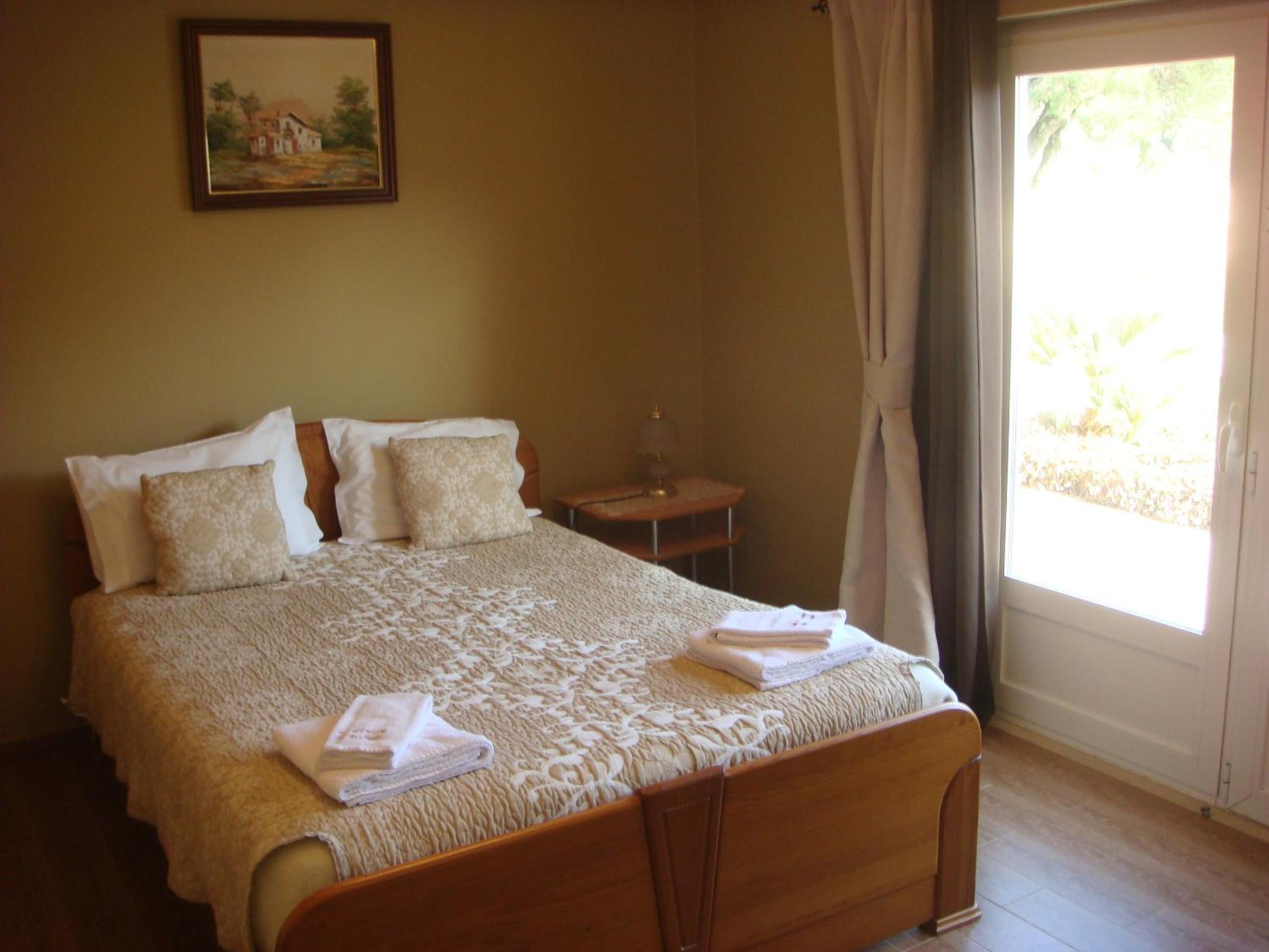 Double Room with Private Bathroom - Photo 1