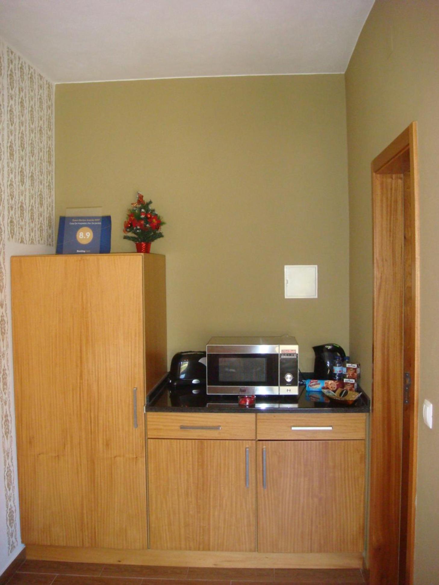 Double Room with Private Bathroom - Photo 3