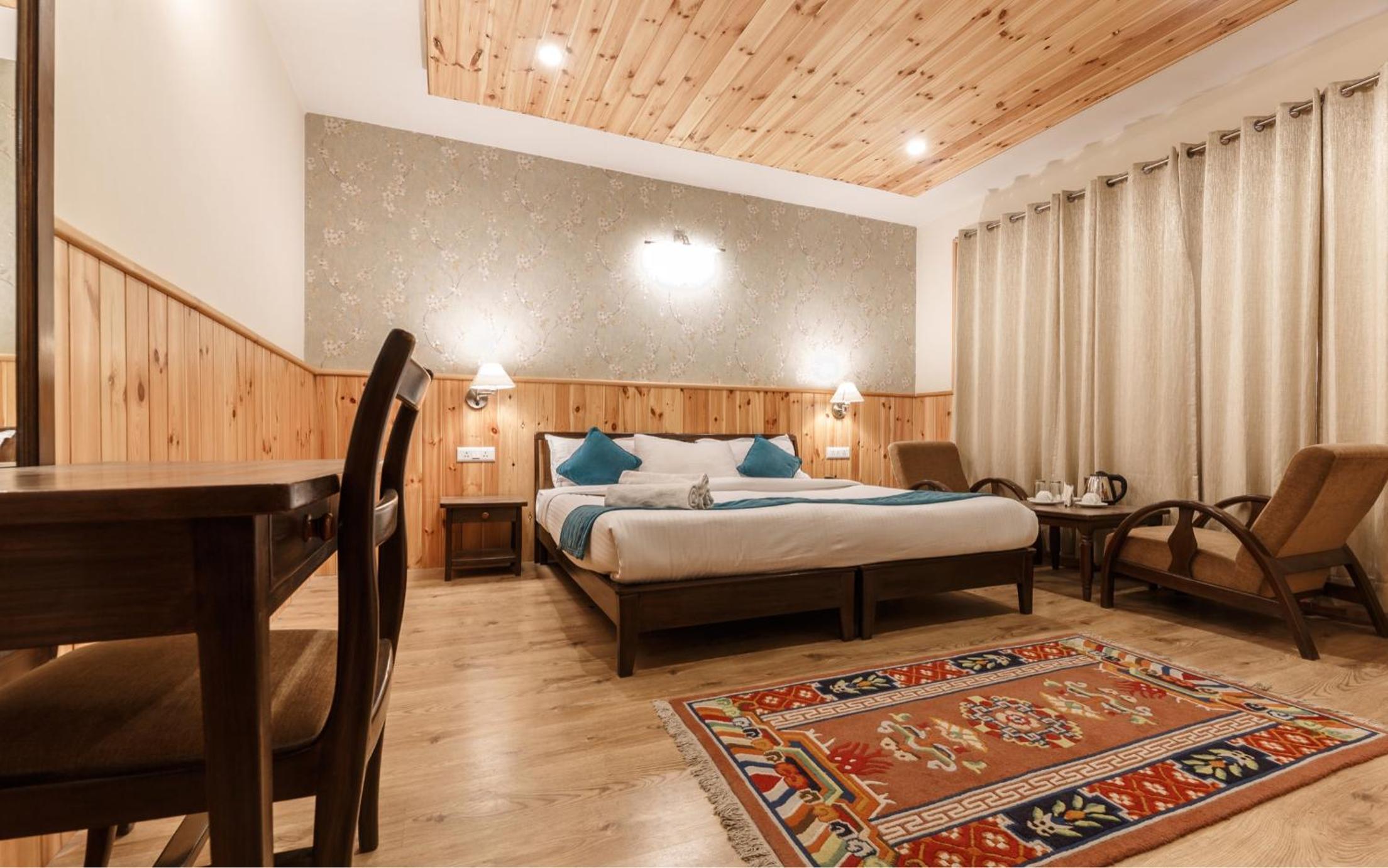 Deluxe King Suite - Photo 1