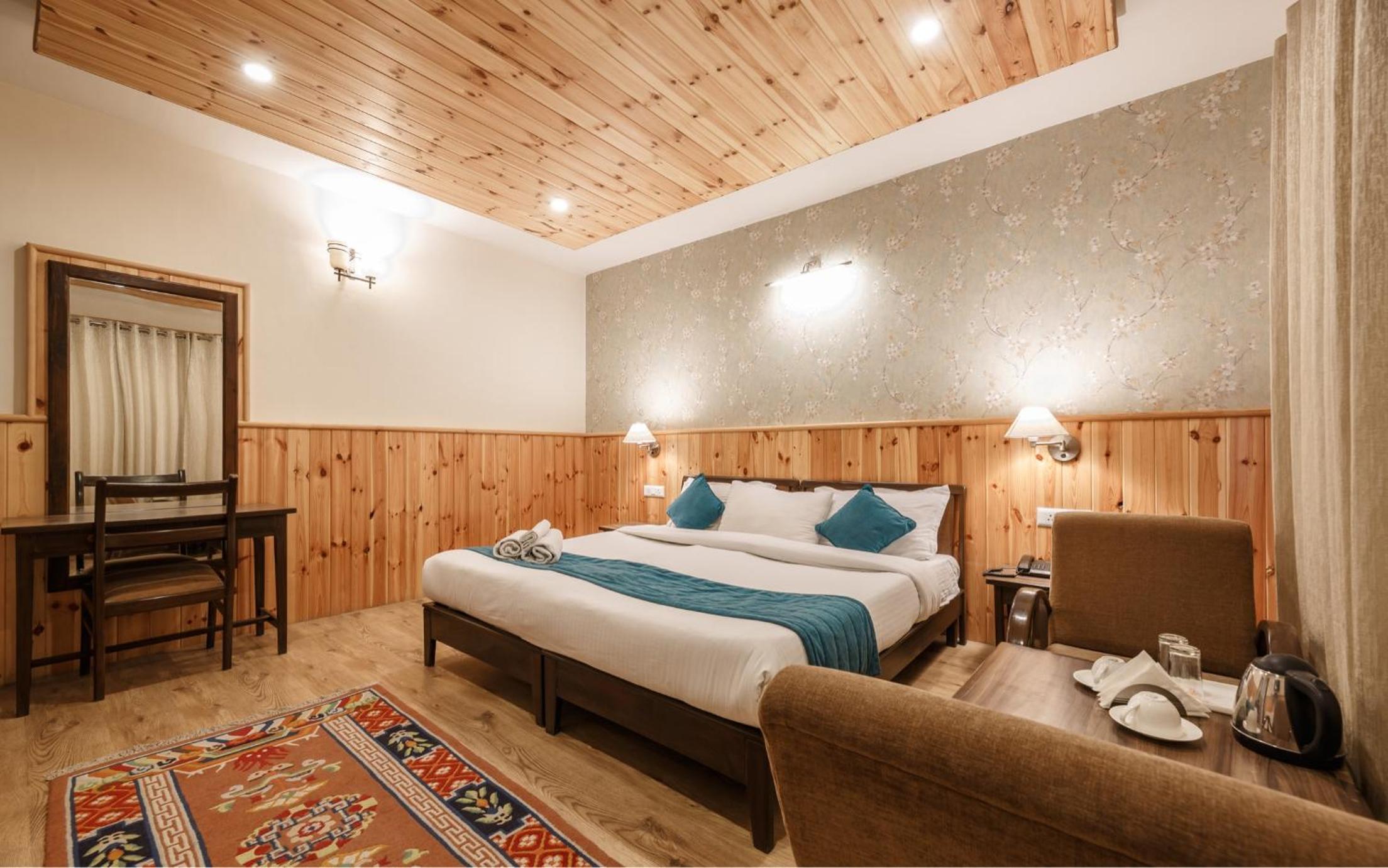 Deluxe King Suite - Photo 5