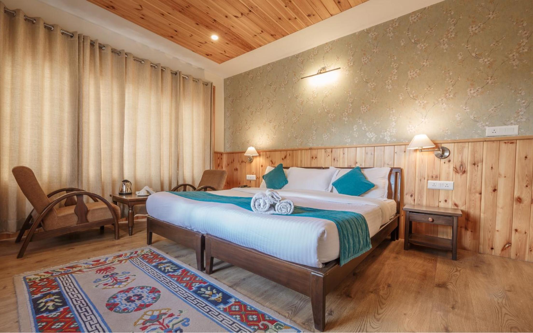 Deluxe King Suite - Photo 4