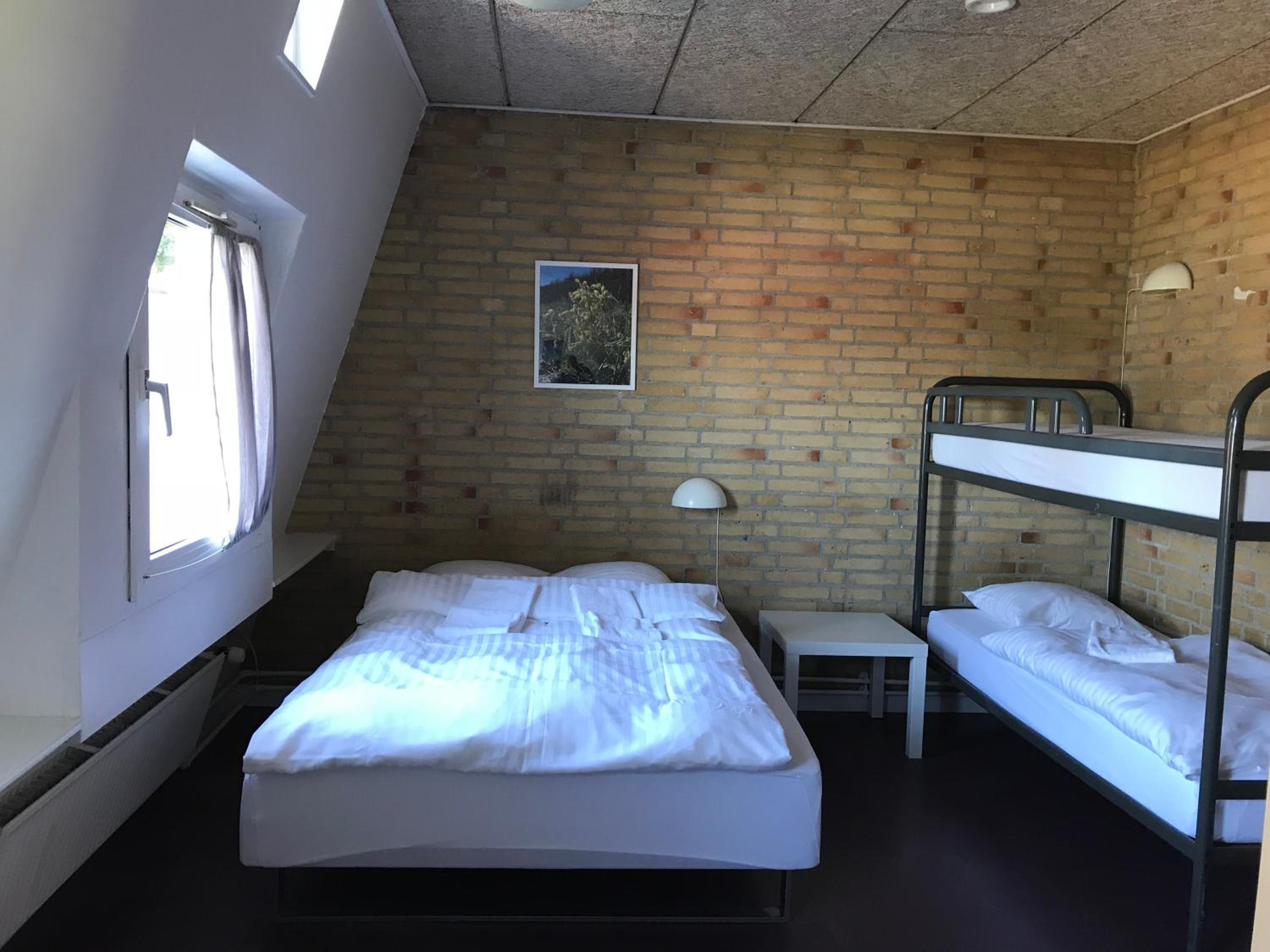 Family Room (5 Adults) with Shared Bathroom