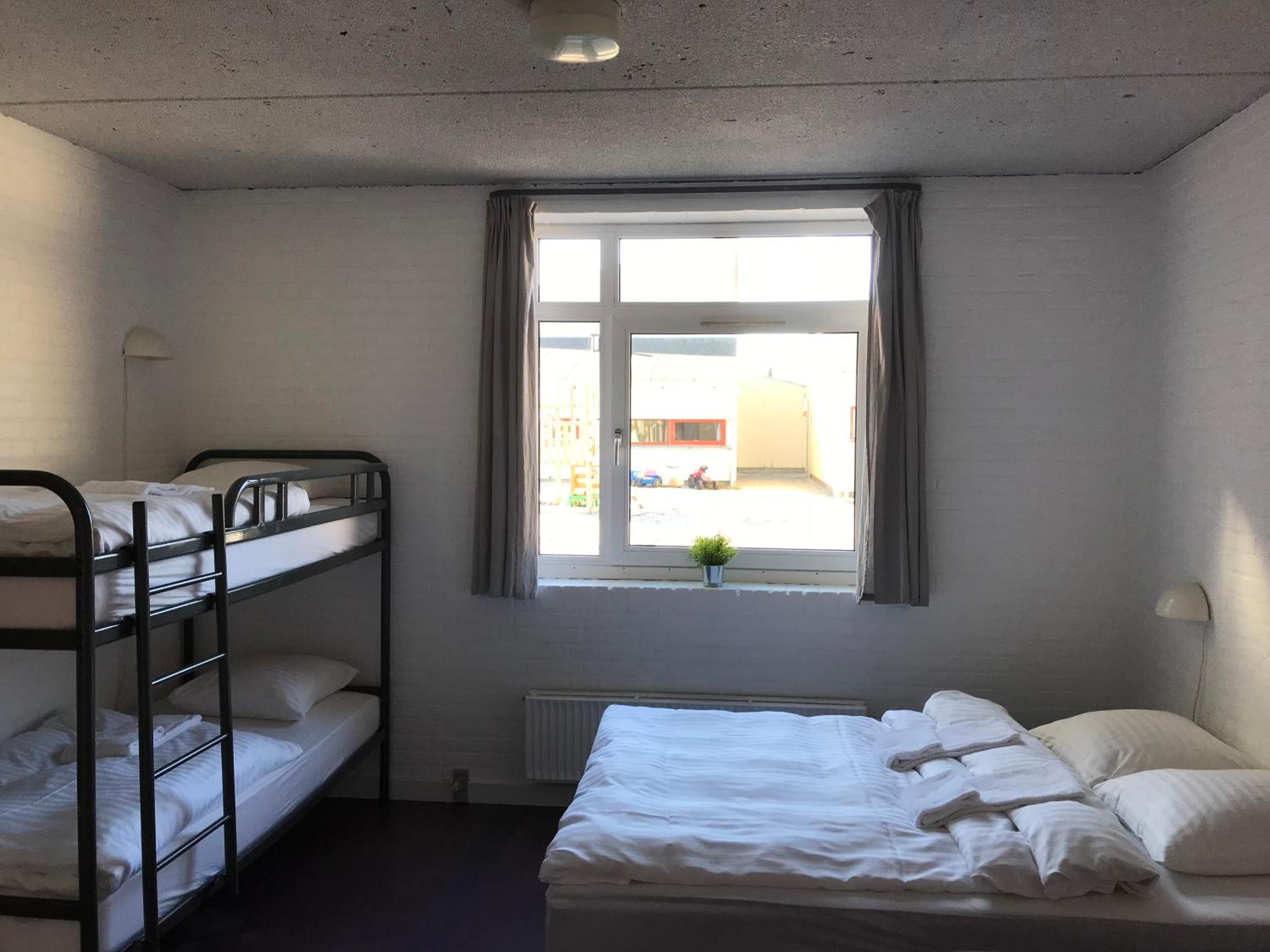 Family Room (4 Adults) with Shared Bathroom