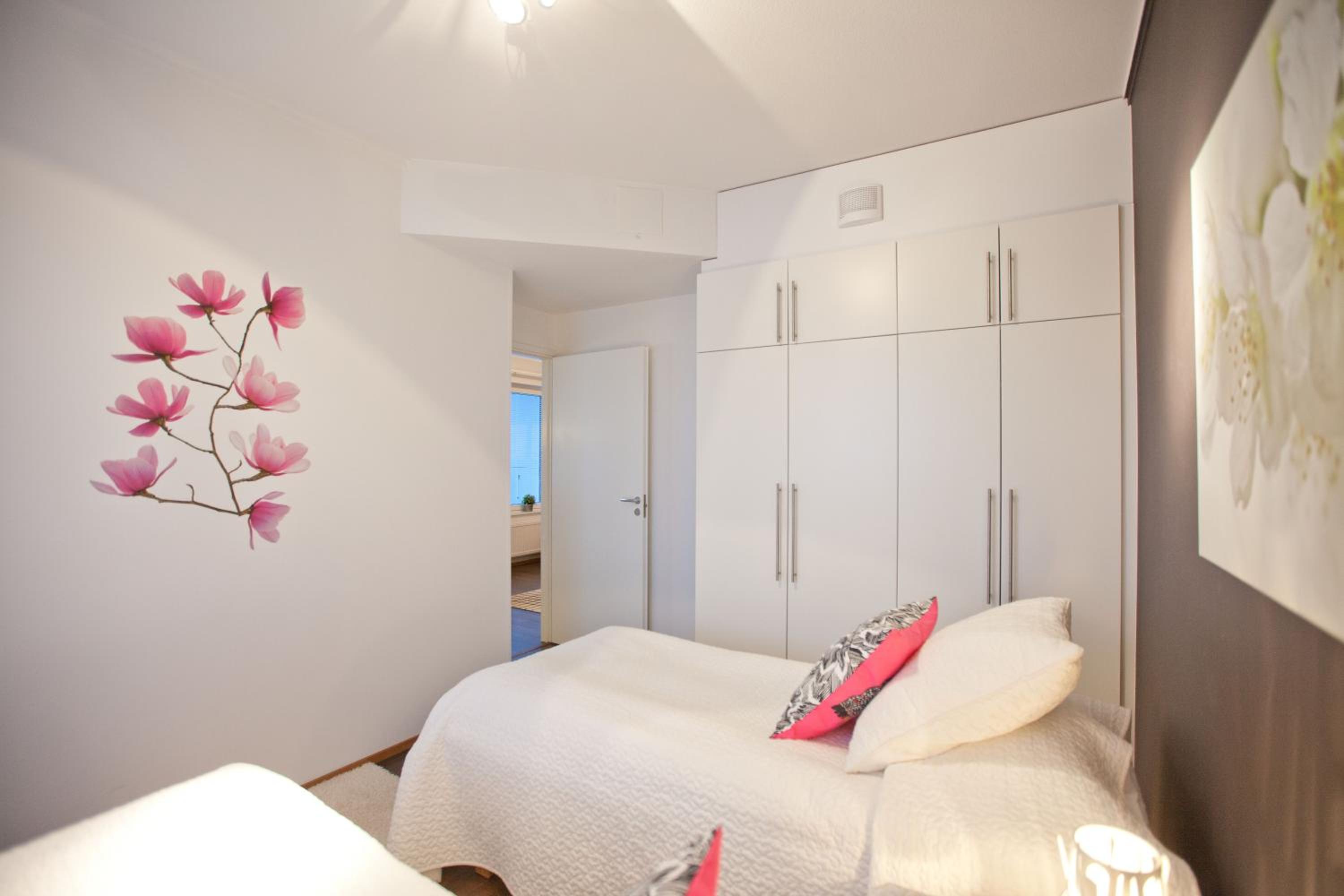 One-Bedroom Apartment - Photo 9