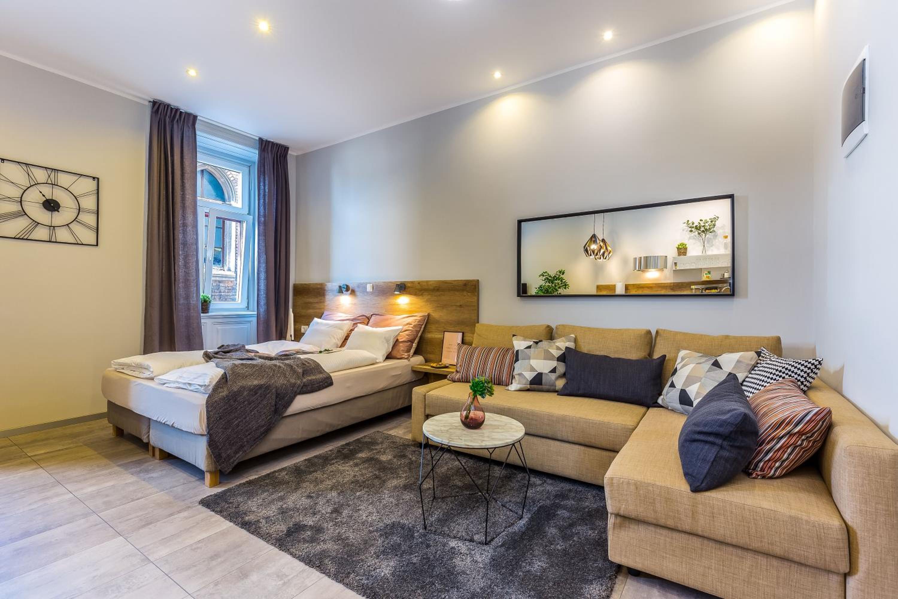 Deluxe Apartment