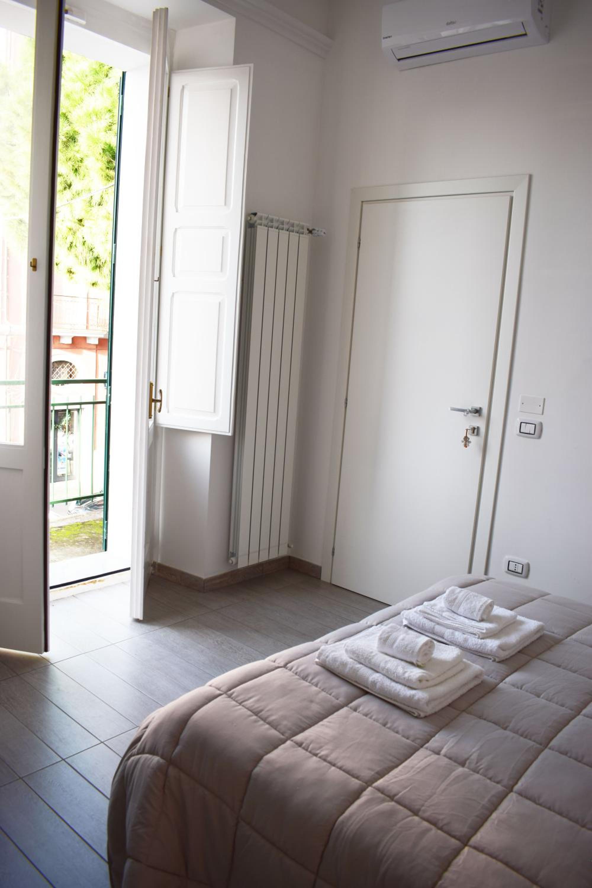 Deluxe Double Room - Photo 5