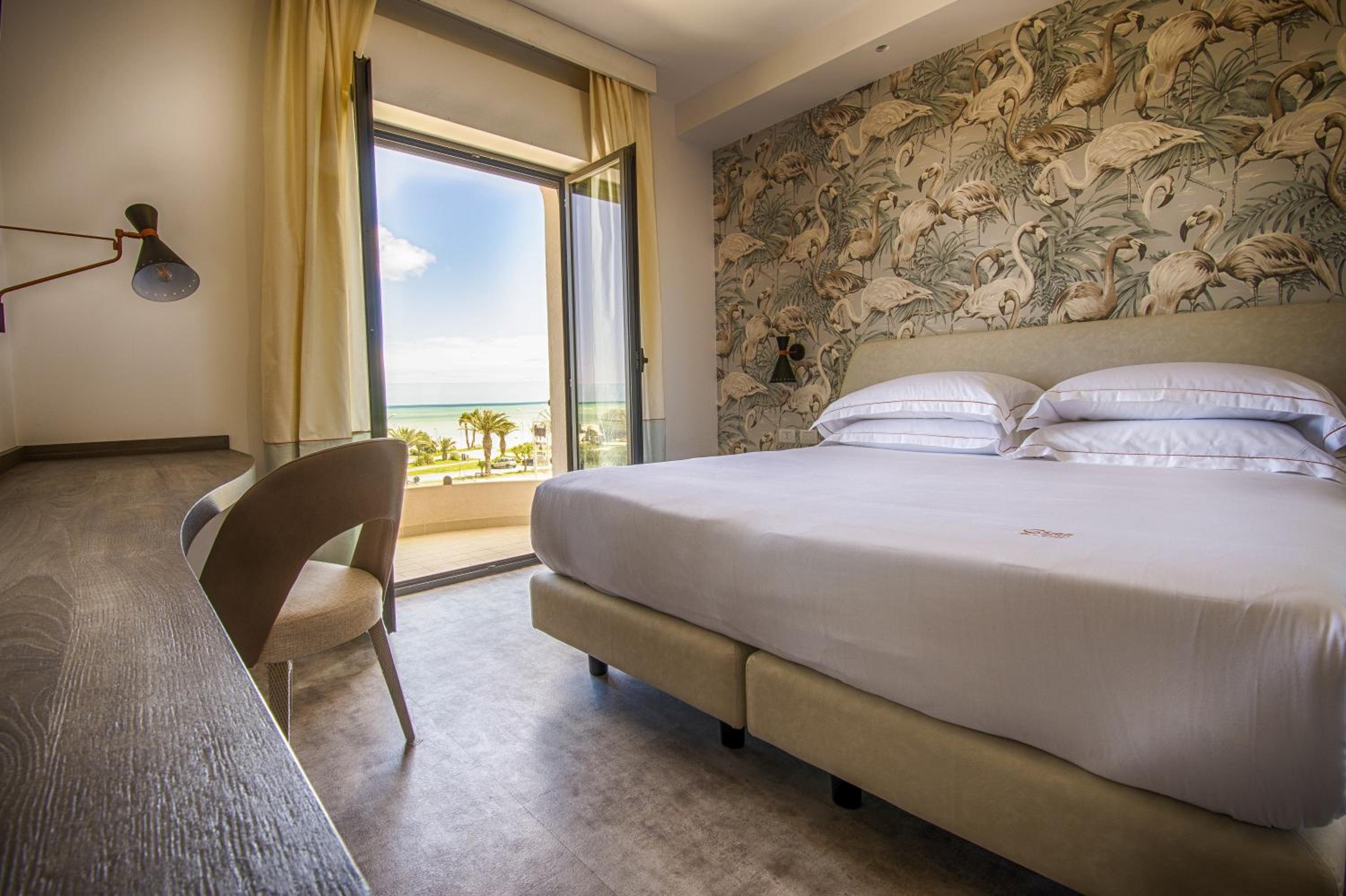 Queen Room with Sea View photo 3