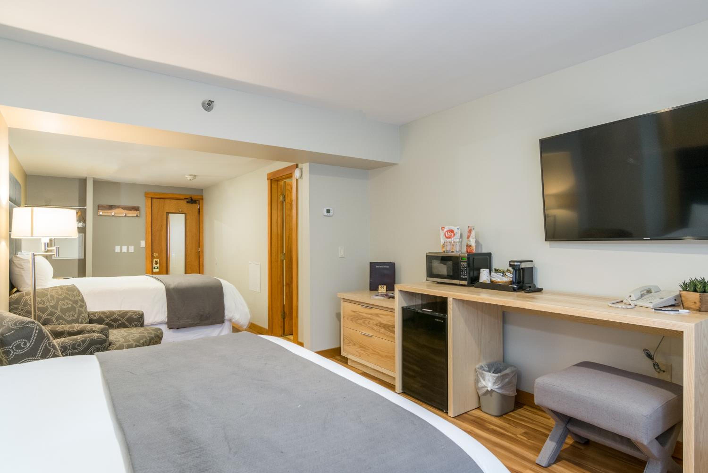 Two Queen Room Main Inn photo 2