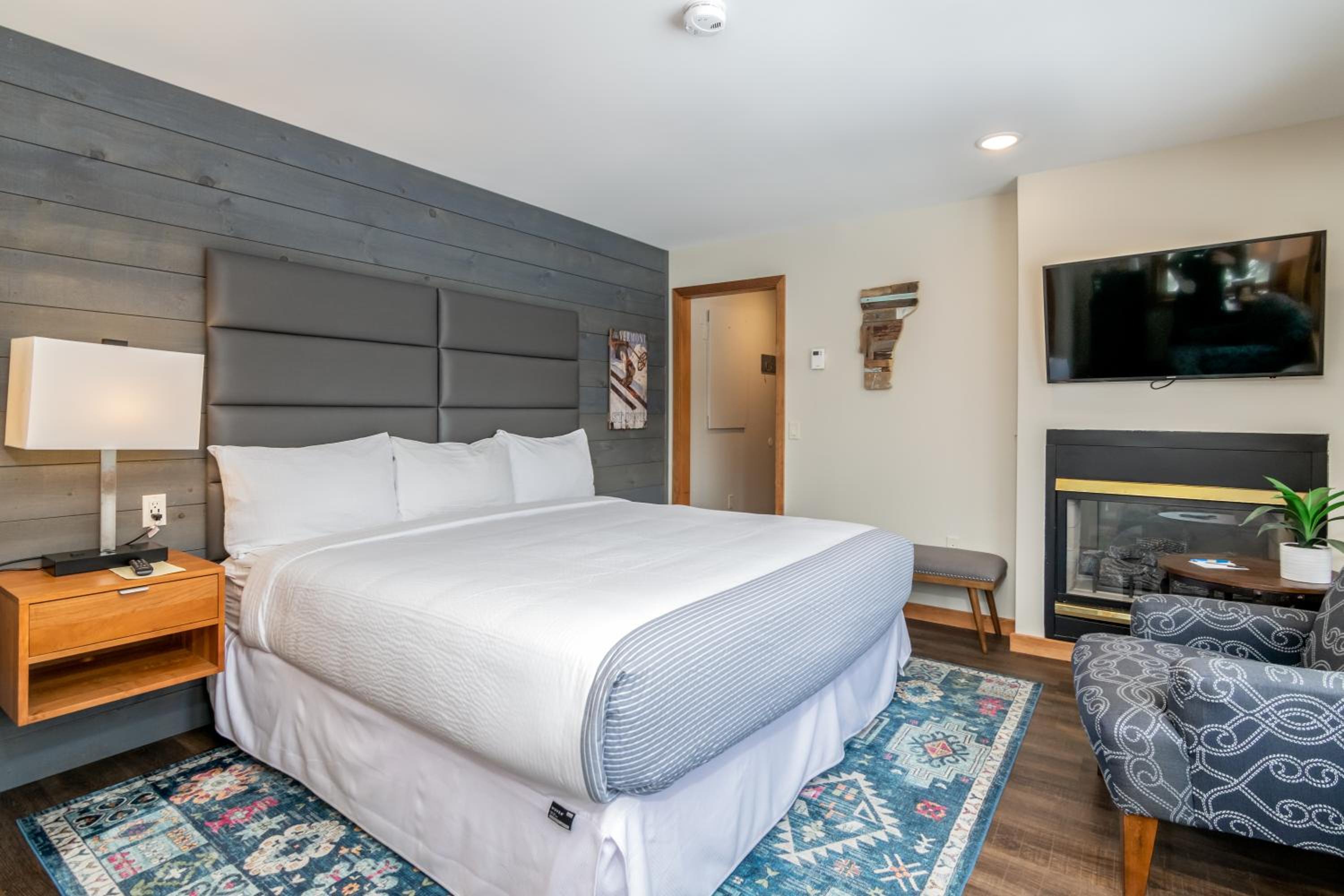 One King Room Mountain View photo 3