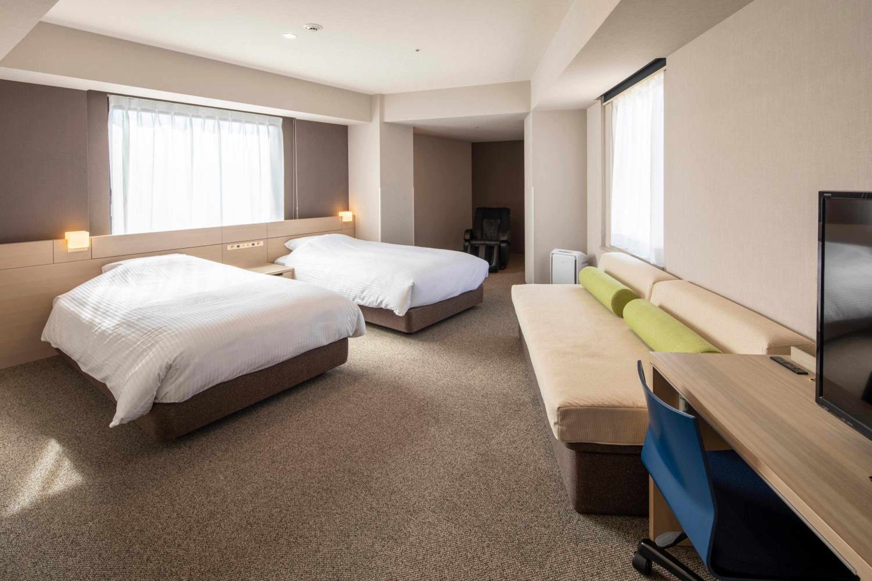 Corner Twin Room - Upper Floor