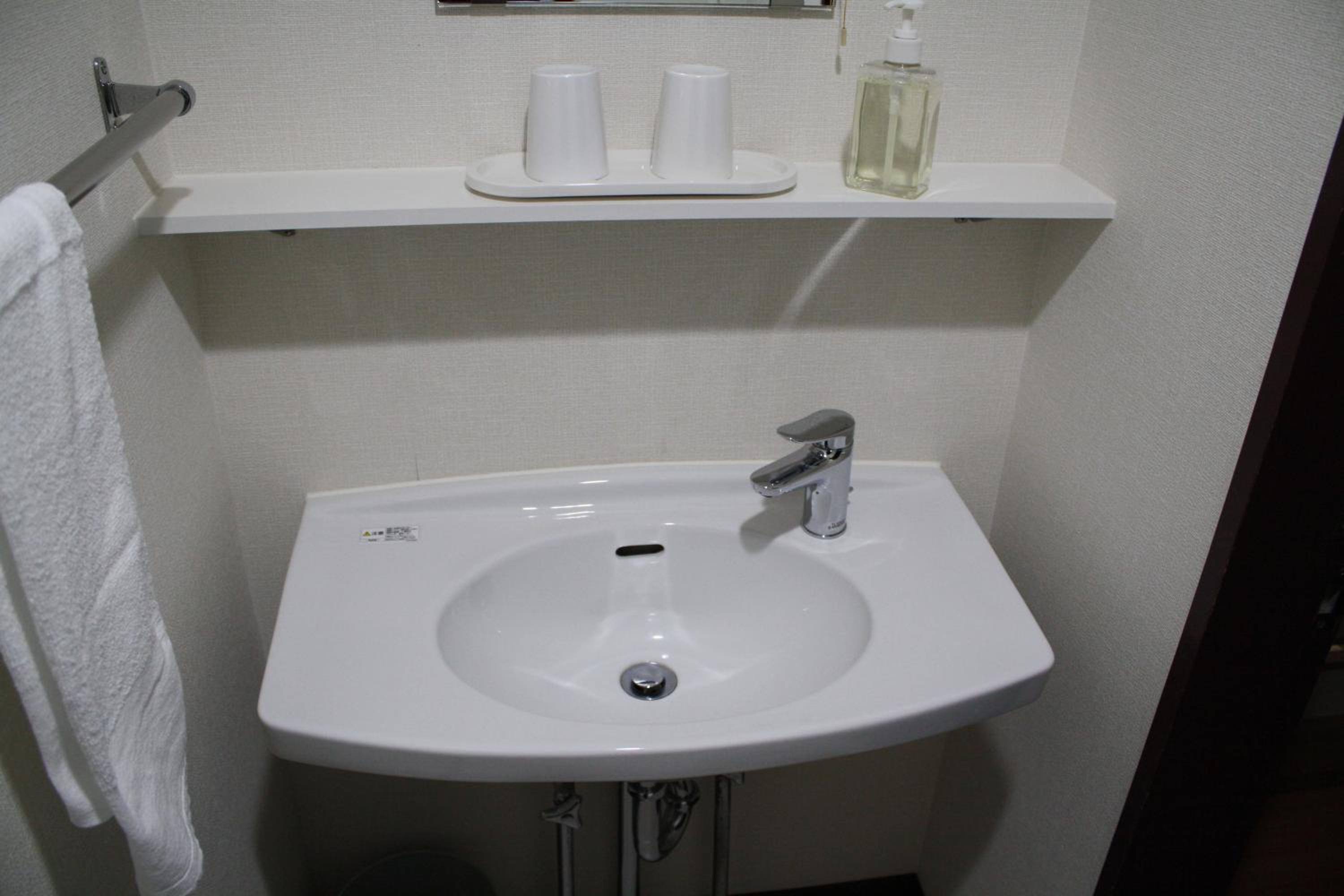 Quadruple Room with Shared Bathroom photo 2
