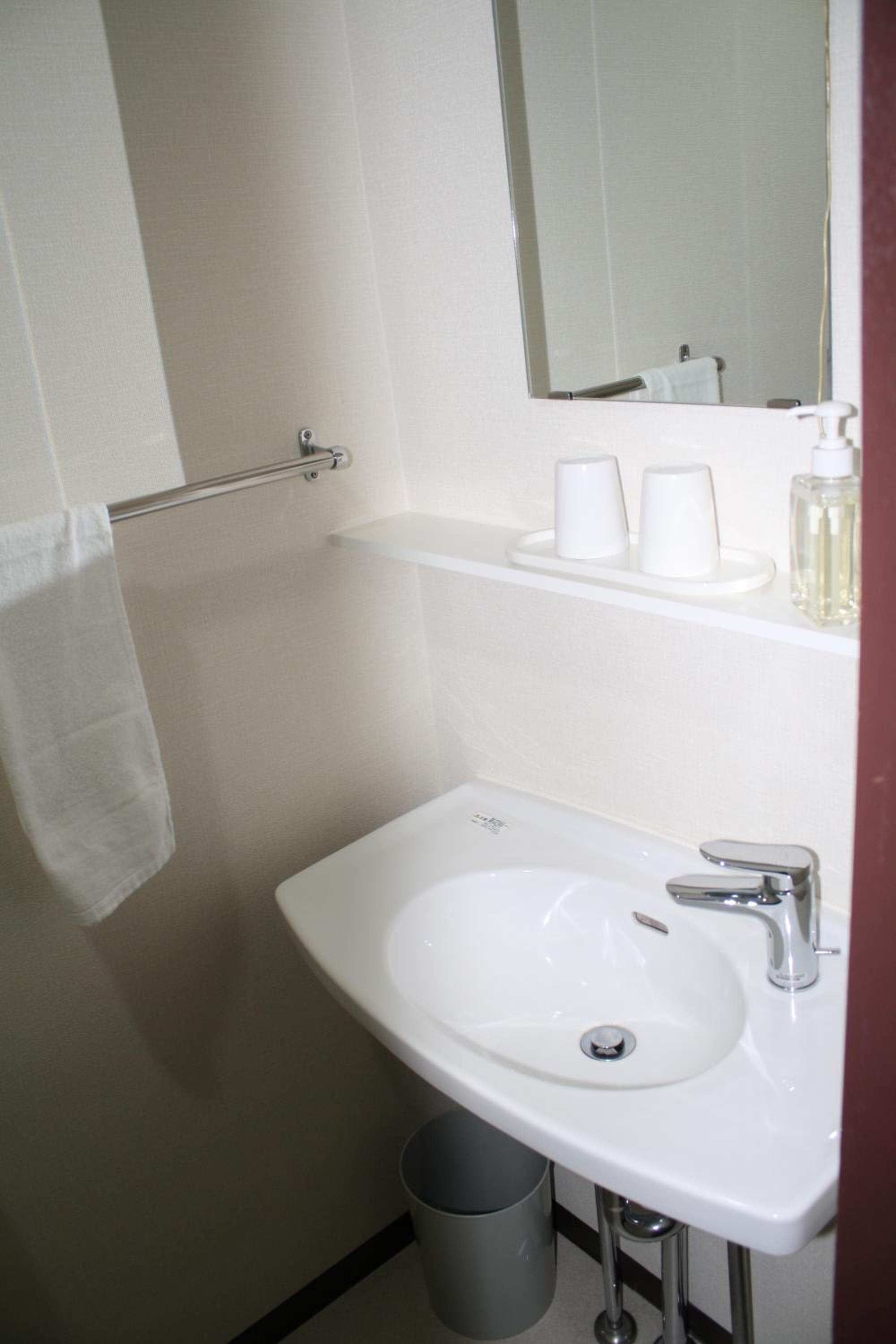 Quadruple Room with Shared Bathroom photo 3