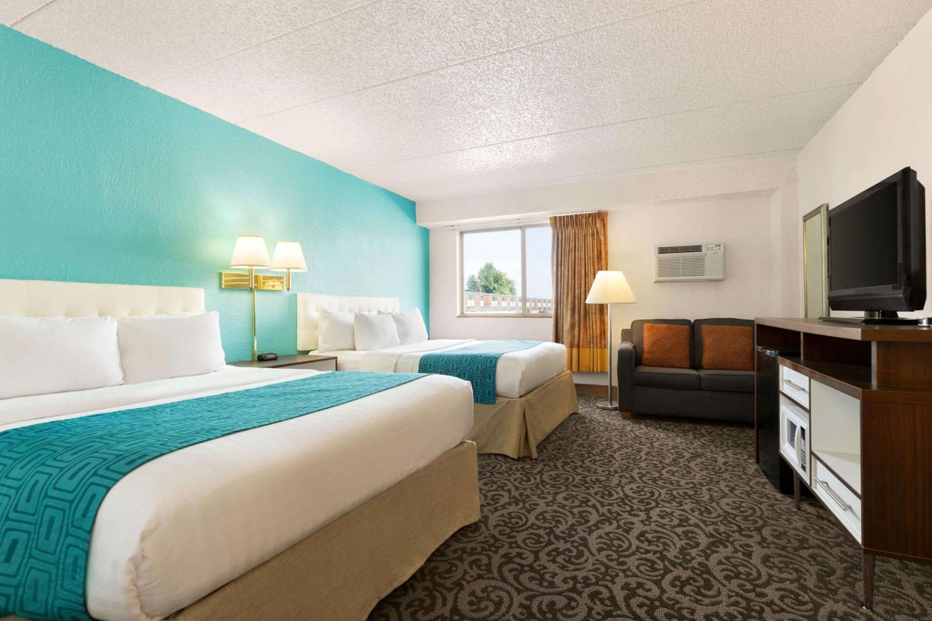 Suite with Two Queen Beds - Non-Smoking photo 1