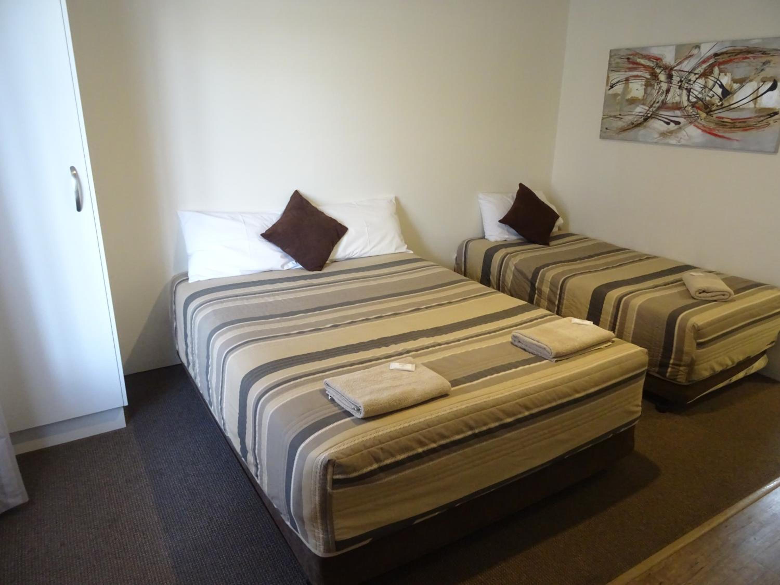 Twin Room (Non Pet-Friendly) photo 3