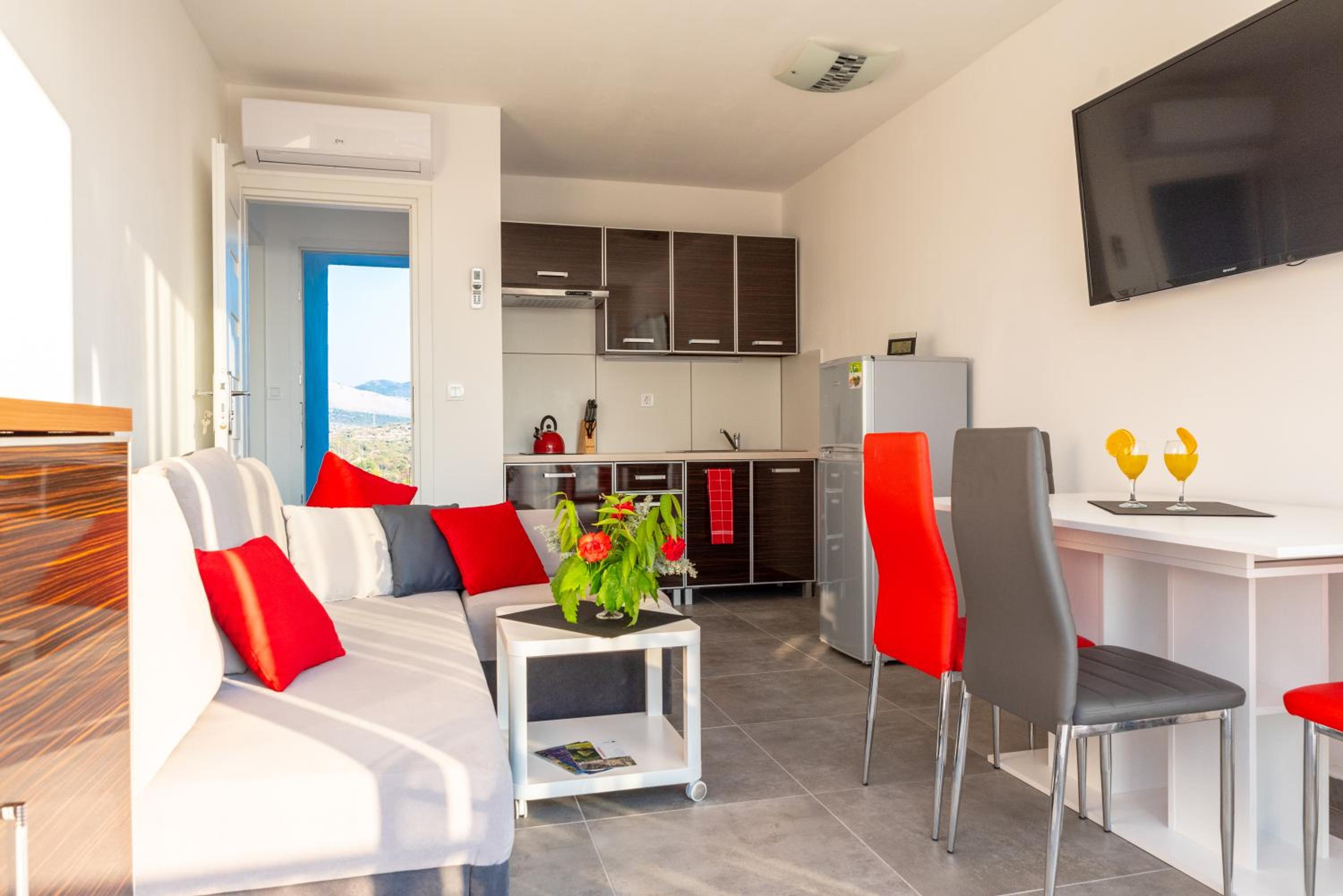 Apartment with Sea View photo 2