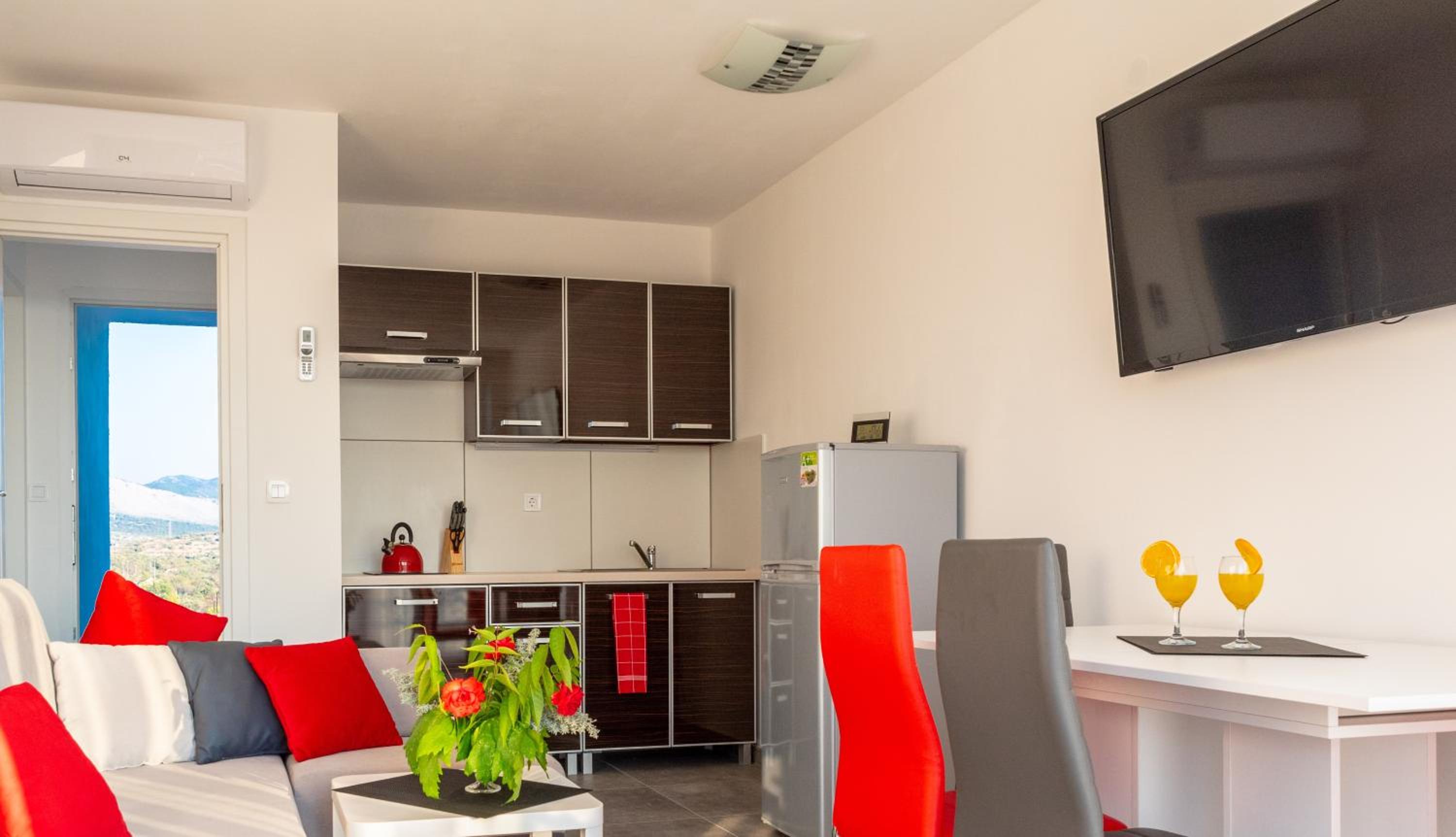 Apartment with Sea View photo 3