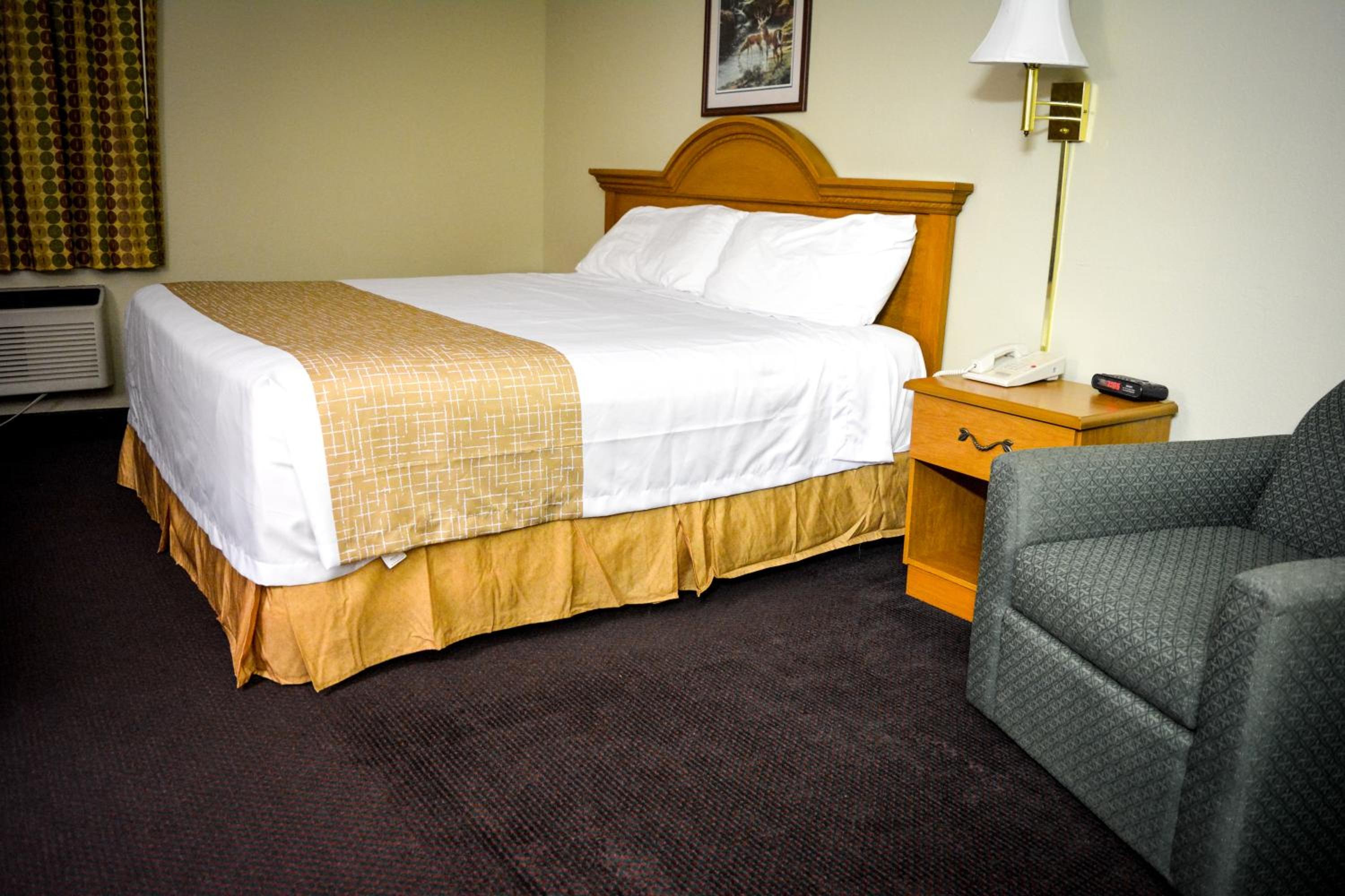 King Room - Non-Smoking - Photo 6