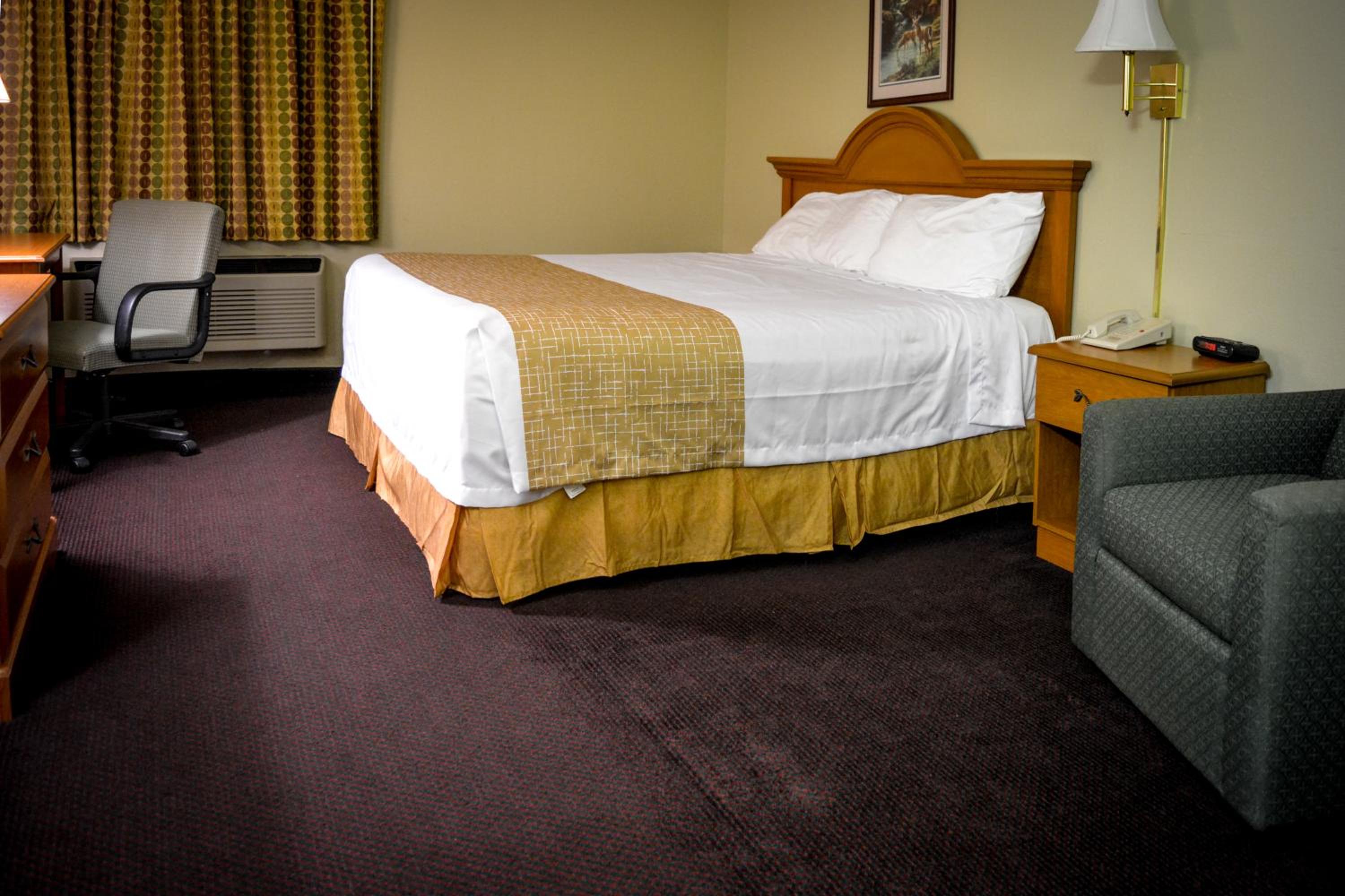 King Room - Non-Smoking - Photo 2