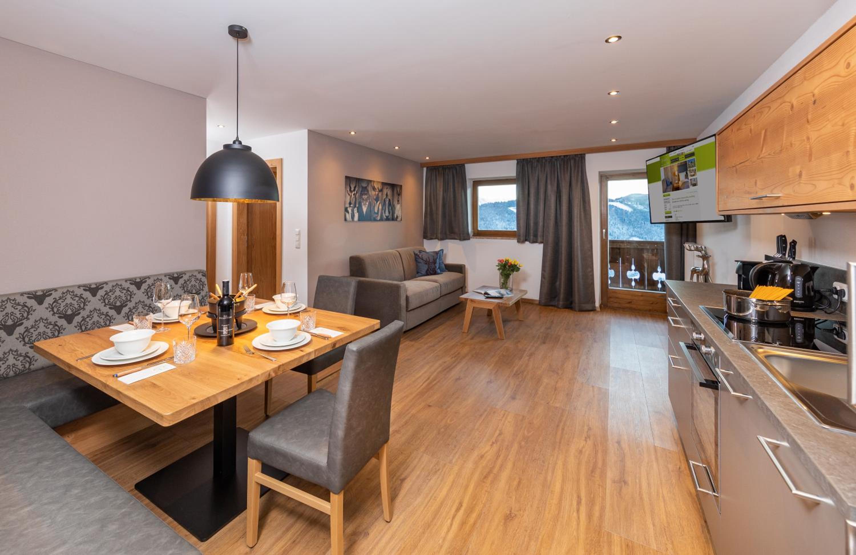Big Two-Bedroom Apartment with Balcony