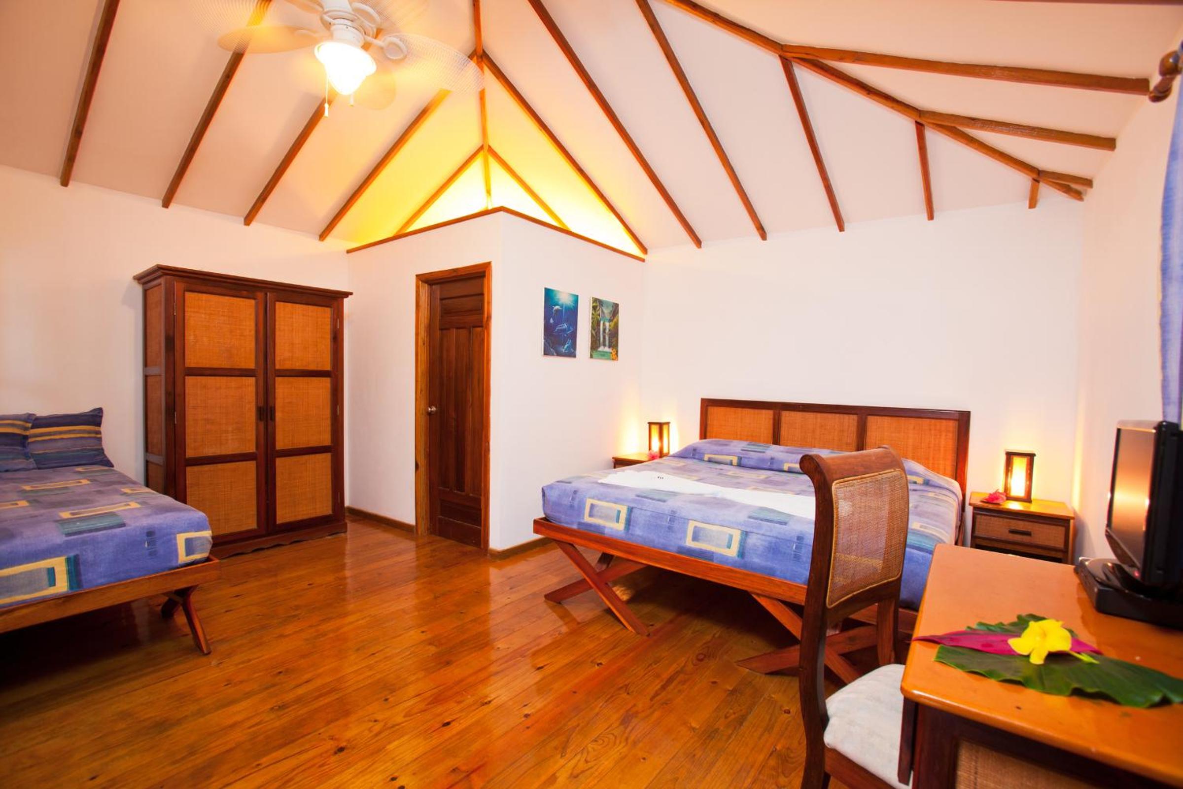 Superior Bungalow photo 1