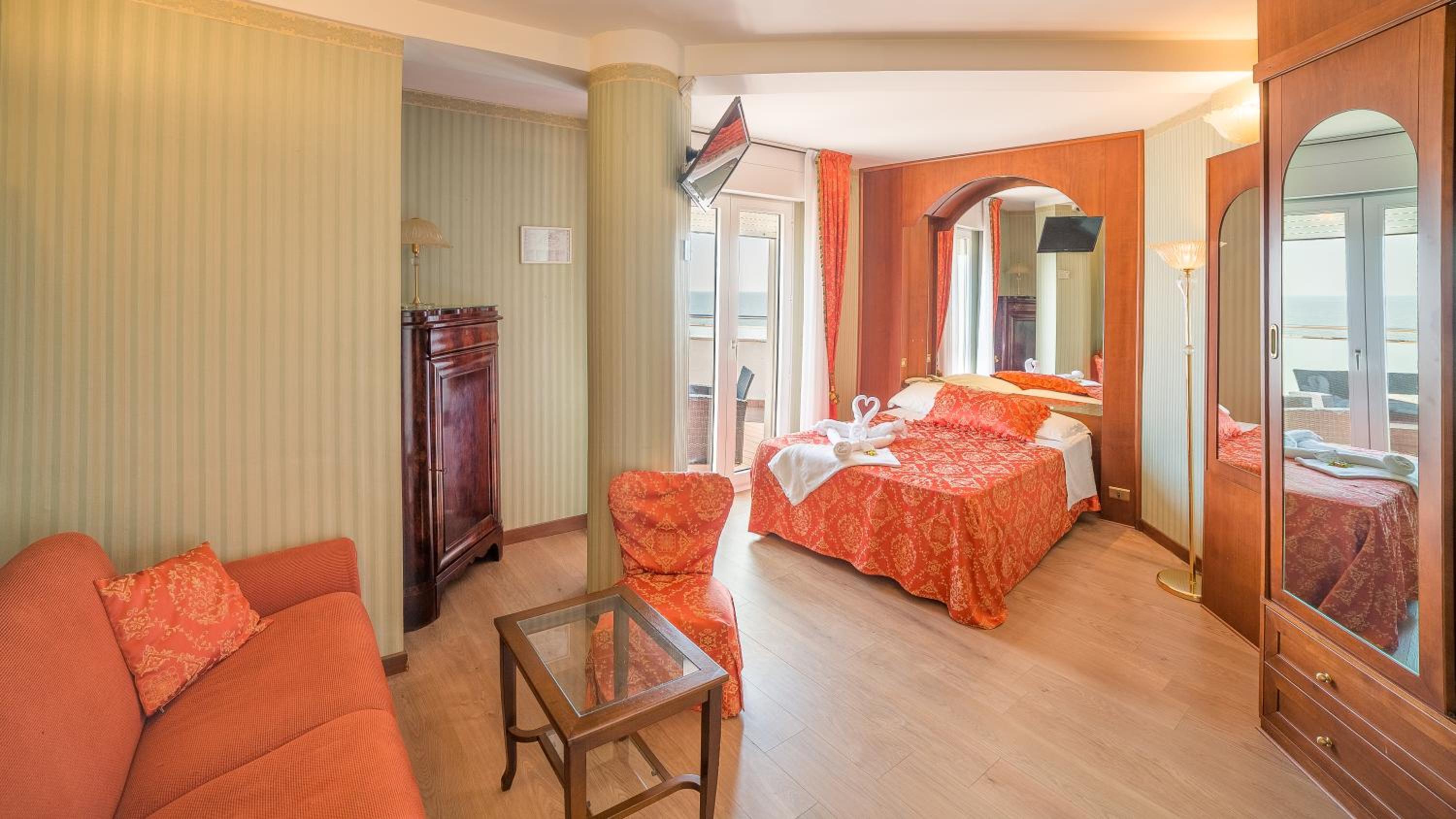 Junior Suite with Sea View photo 1