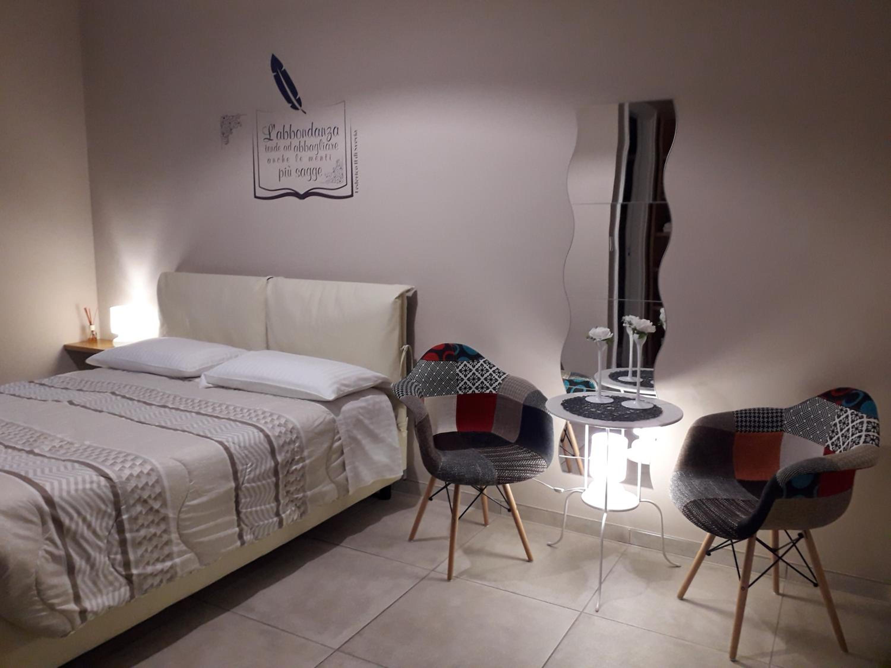 Quadruple Room with Private Bathroom - Photo 4