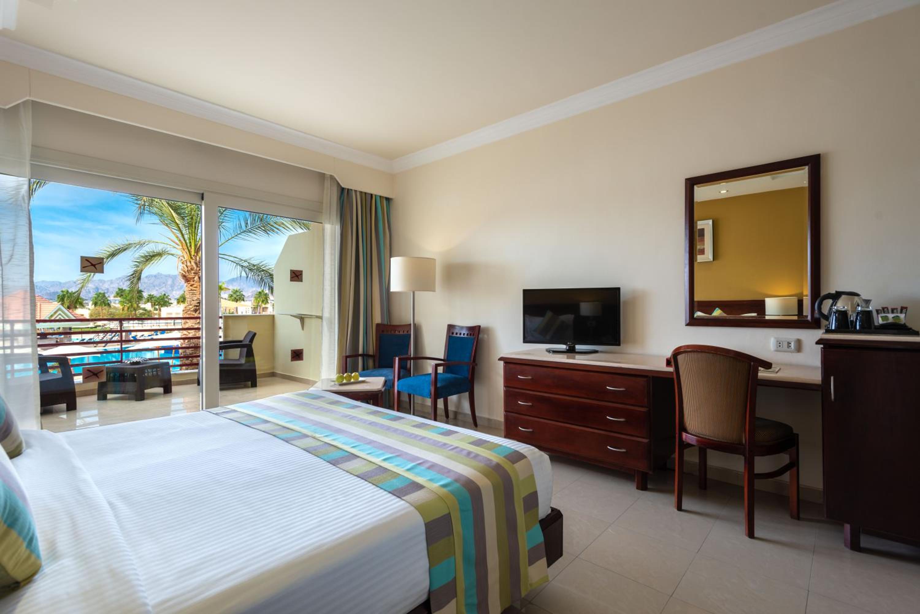 Deluxe Room - Photo 3