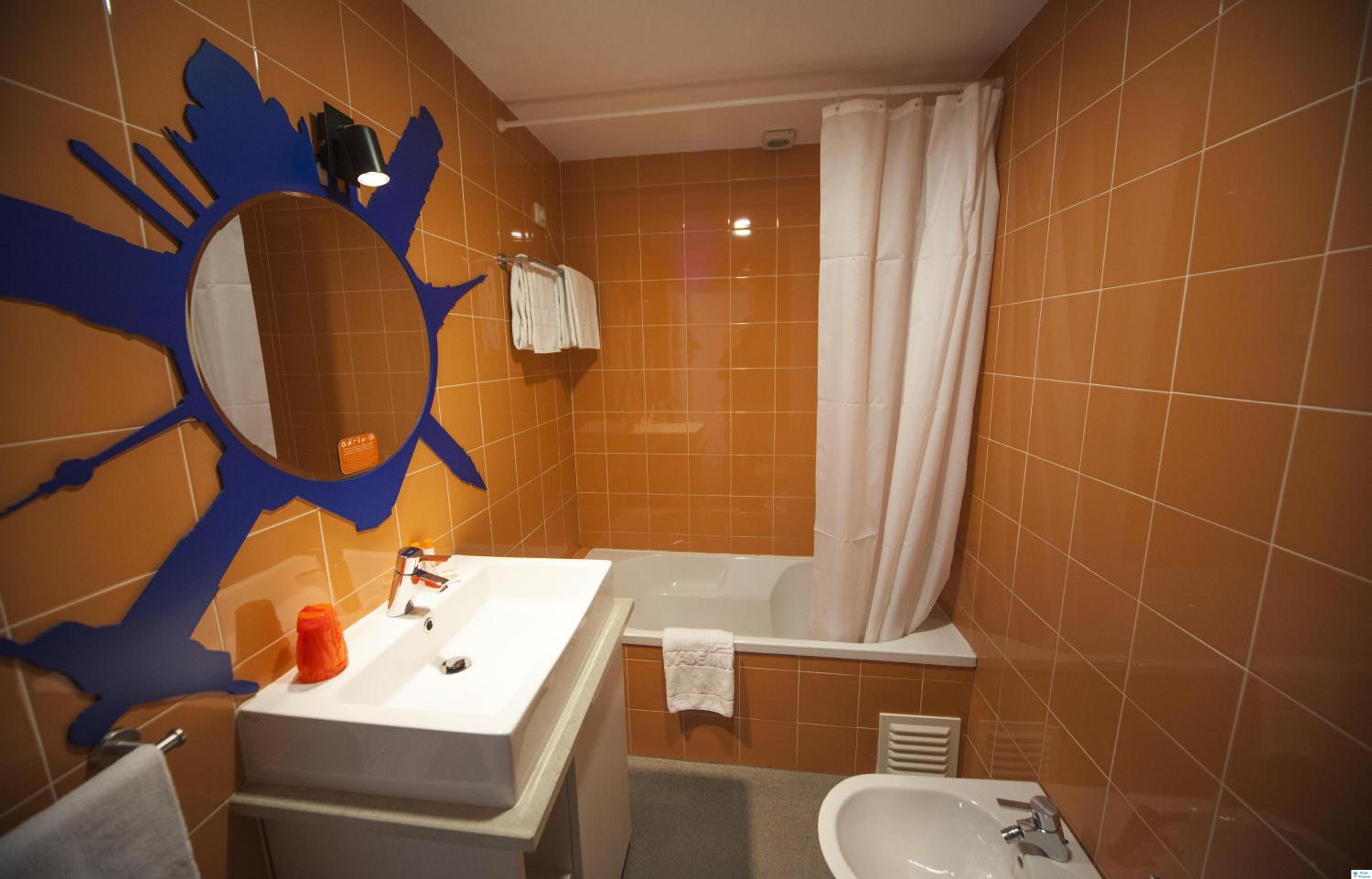 Themed Twin Room - Around the World - Photo 5